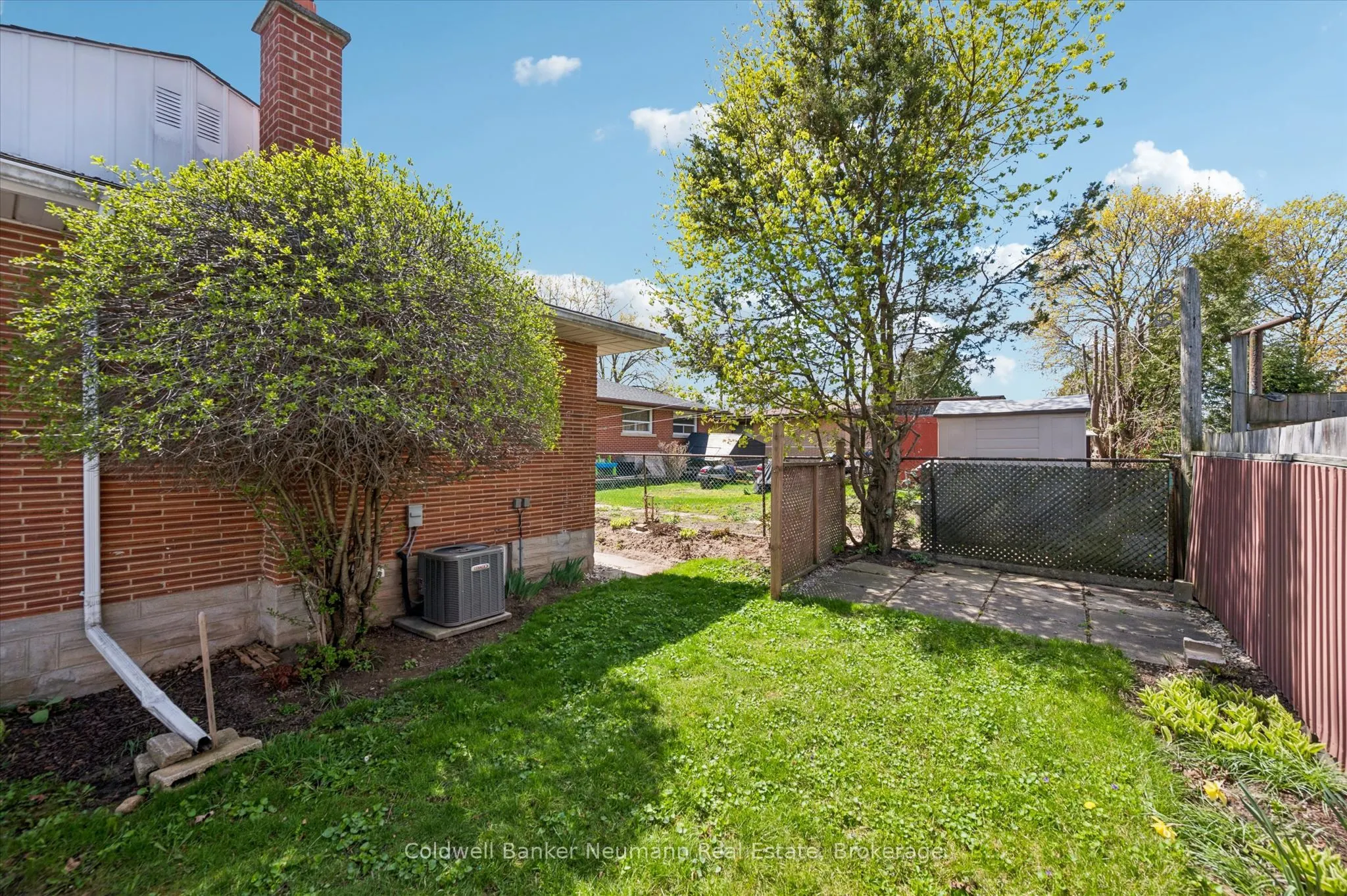 92 Victoria Road N