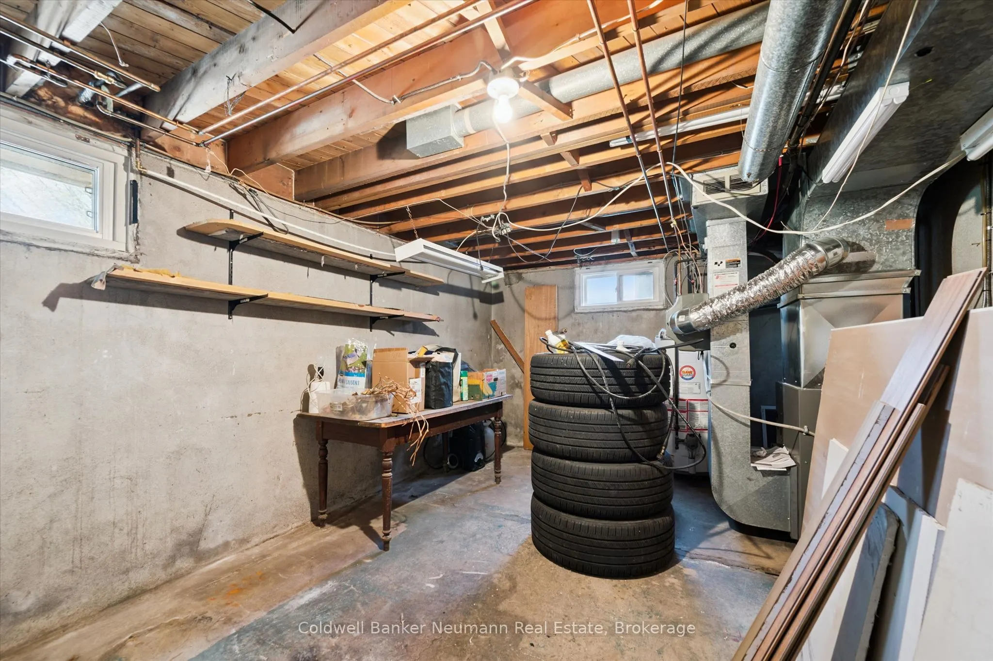 92 Victoria Road N