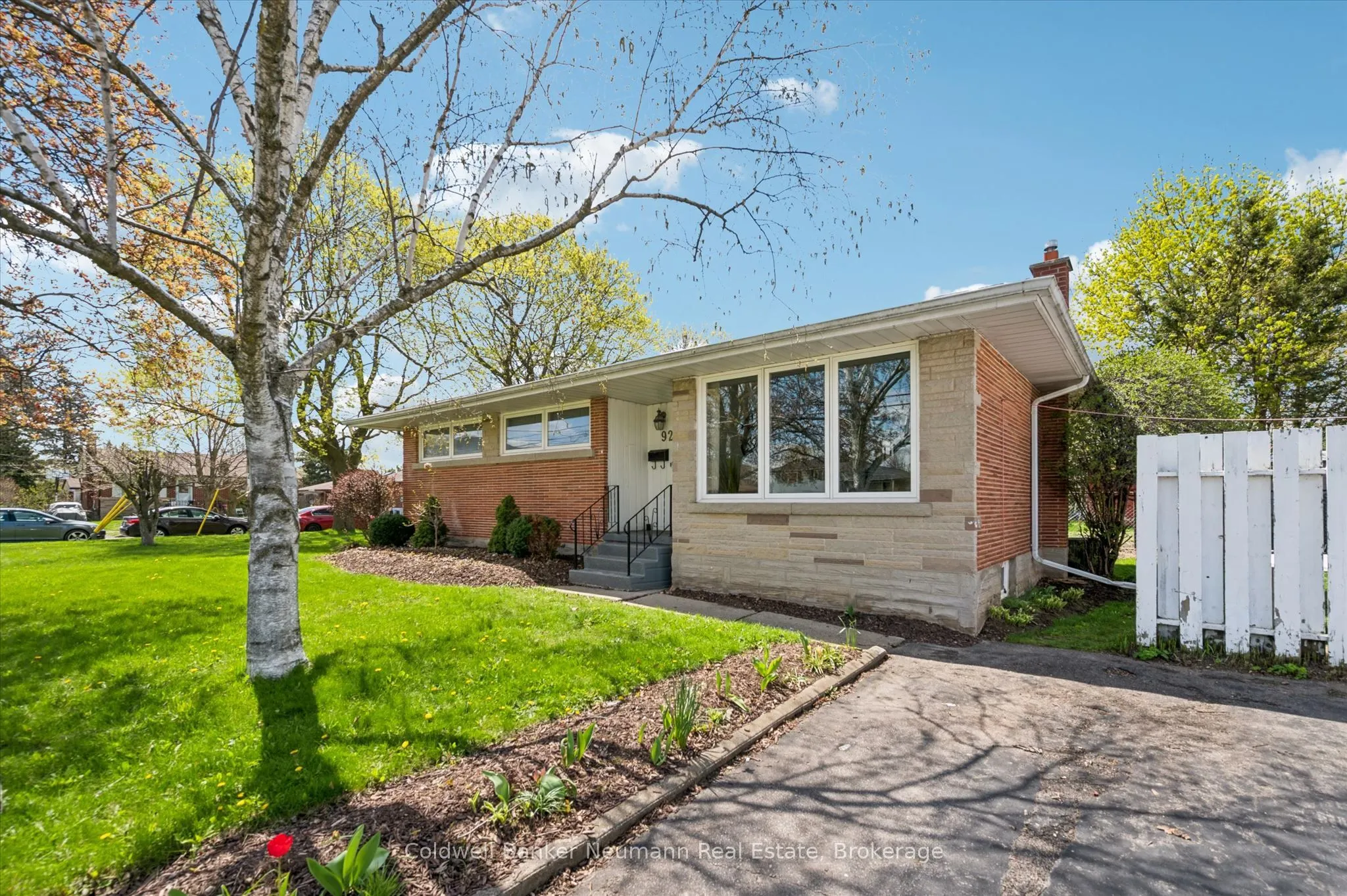 92 Victoria Road N