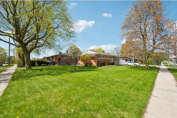 92 Victoria Road N