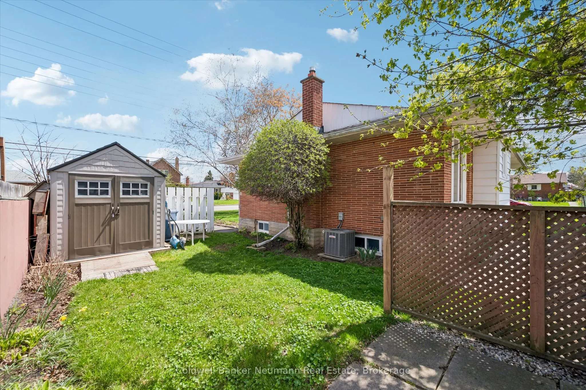 92 Victoria Road N