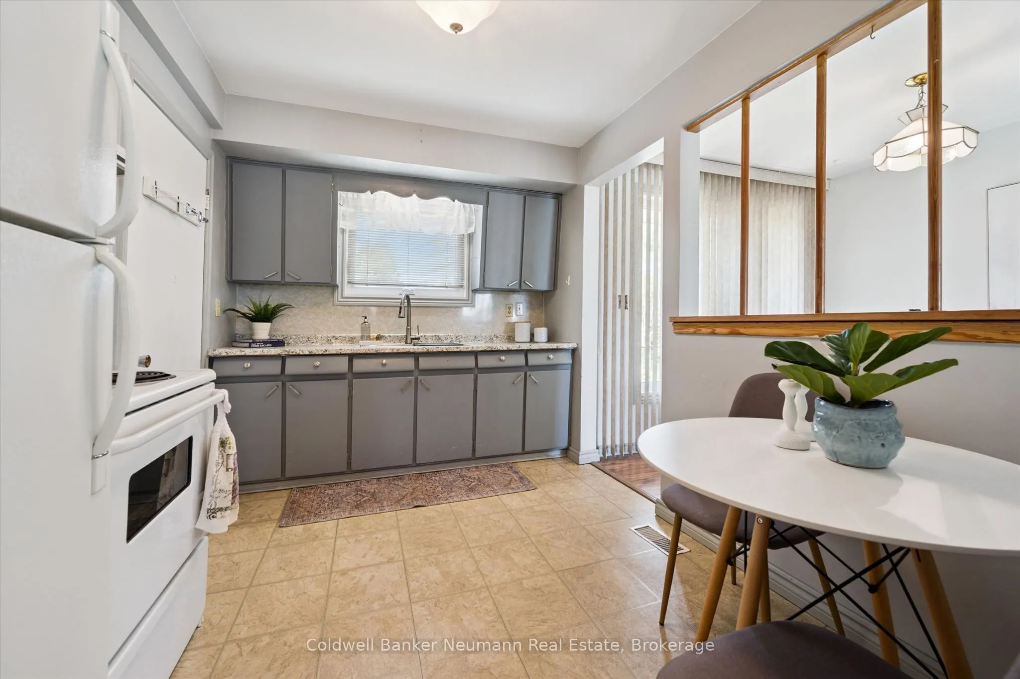 92 Victoria Road N