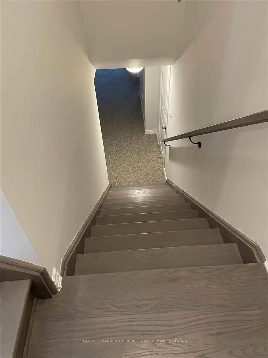 17 Lakewood Crescent #19