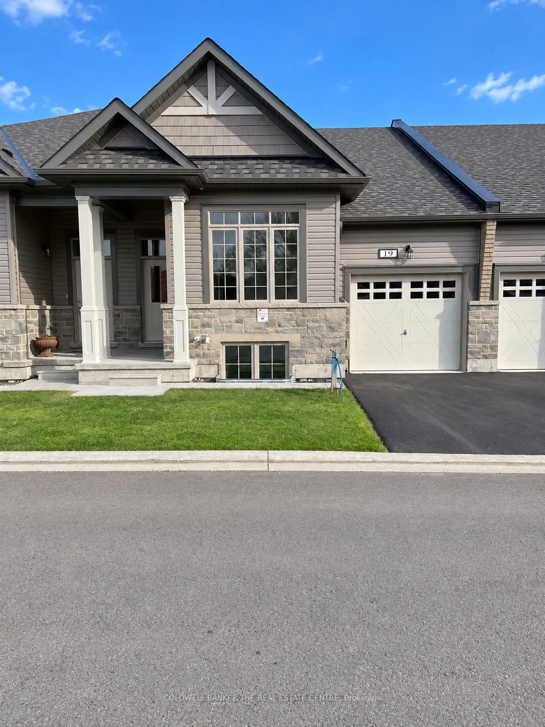 17 Lakewood Crescent #19