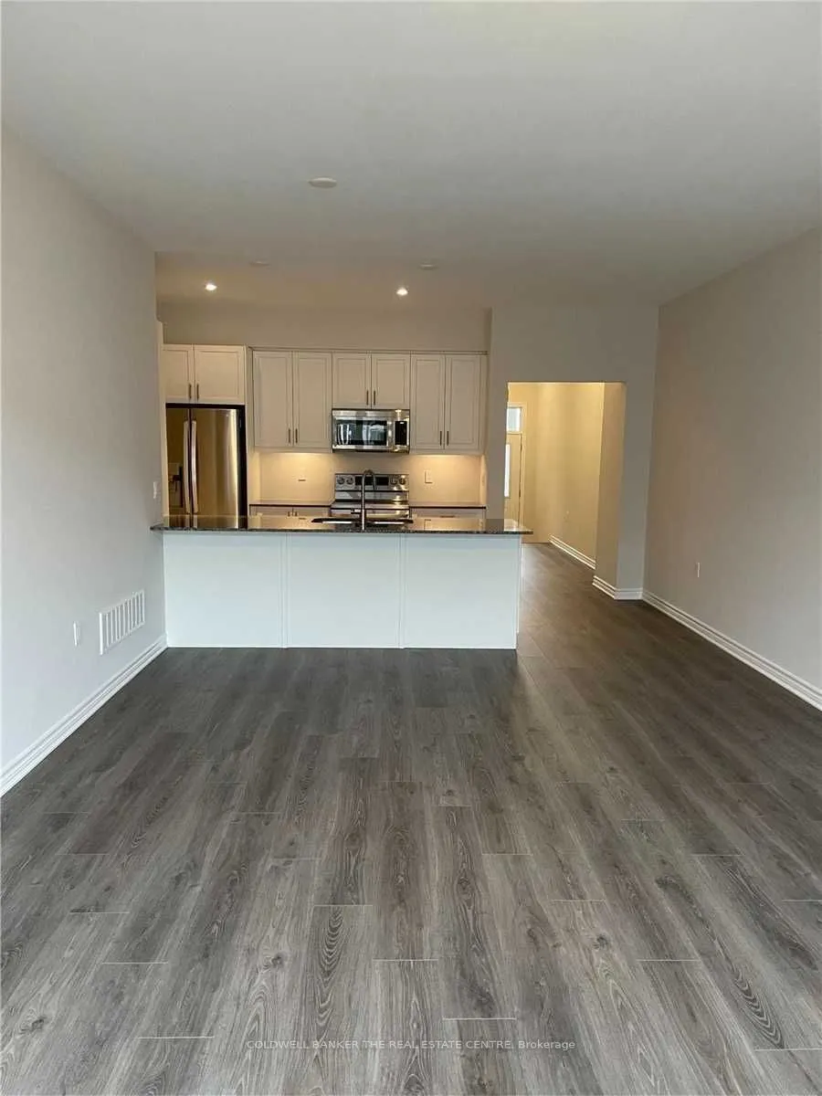 17 Lakewood Crescent #19