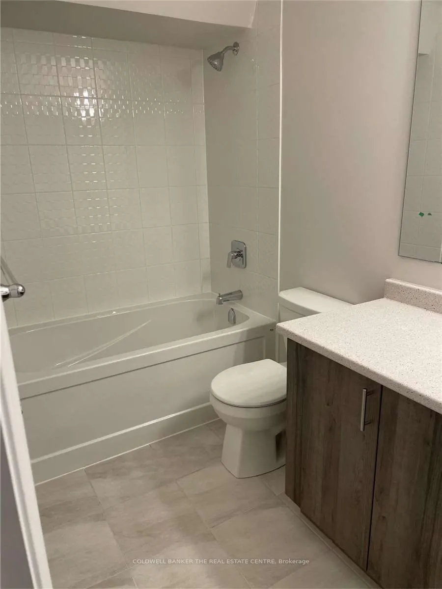 17 Lakewood Crescent #19