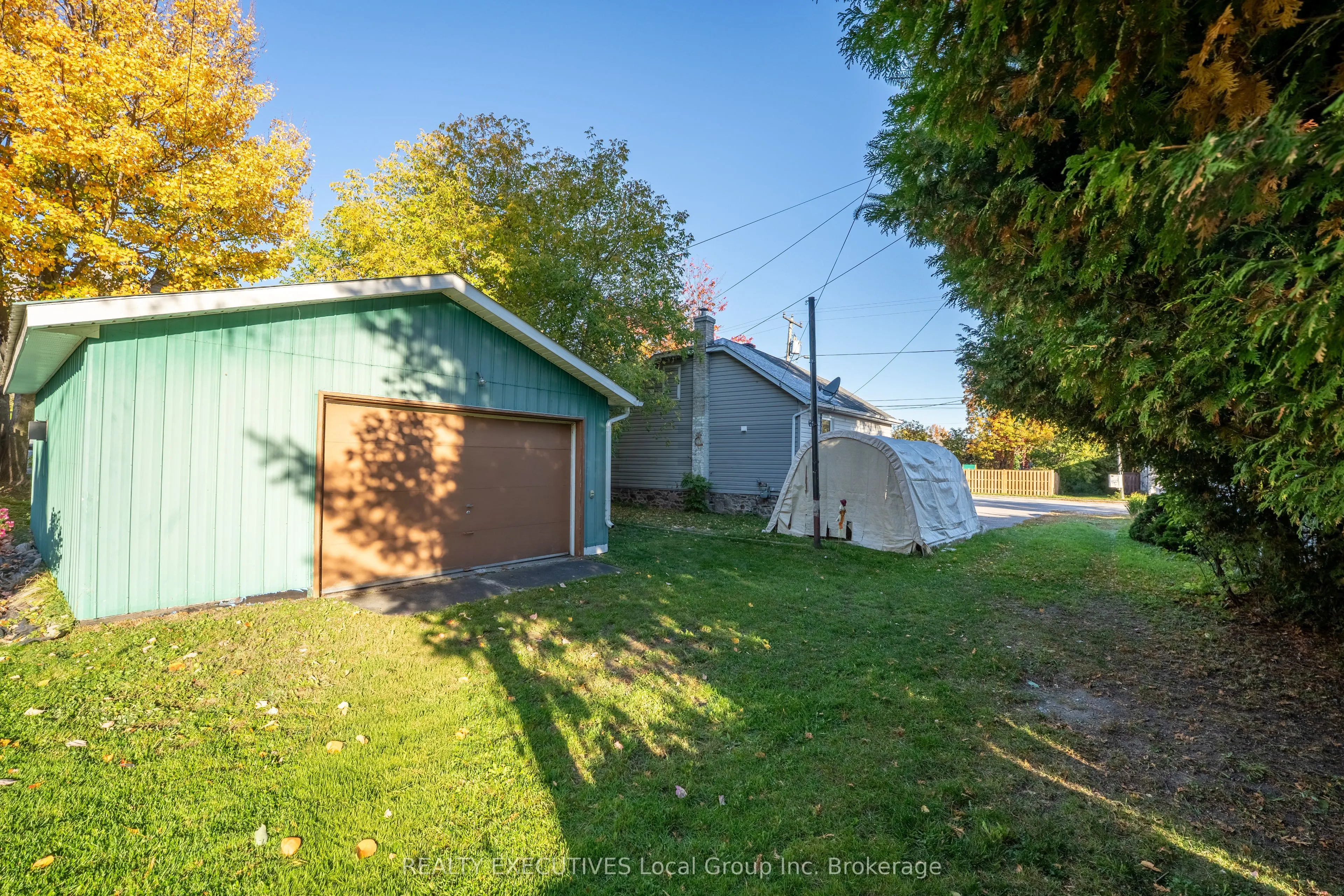 214 Victoria Street E