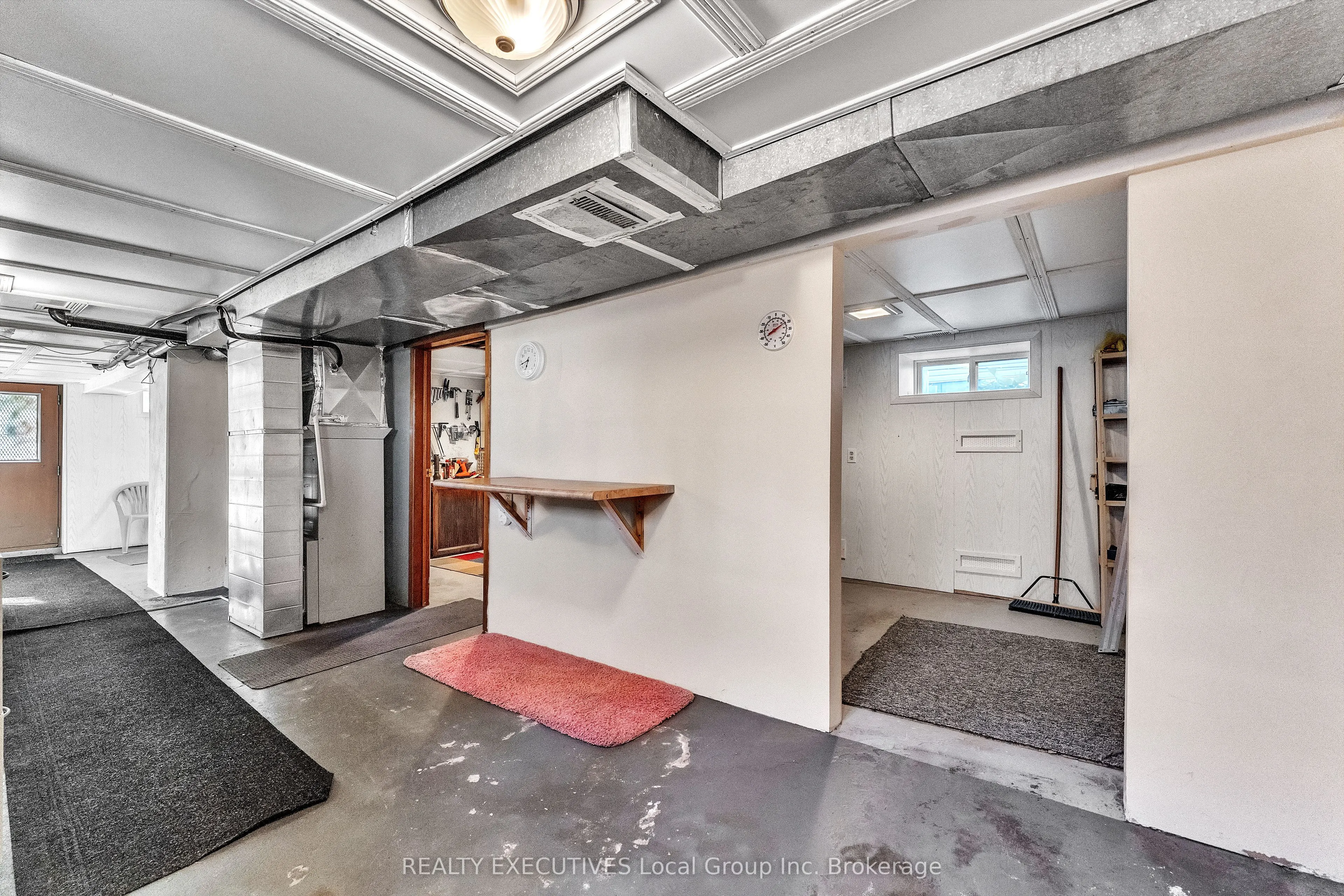 214 Victoria Street E