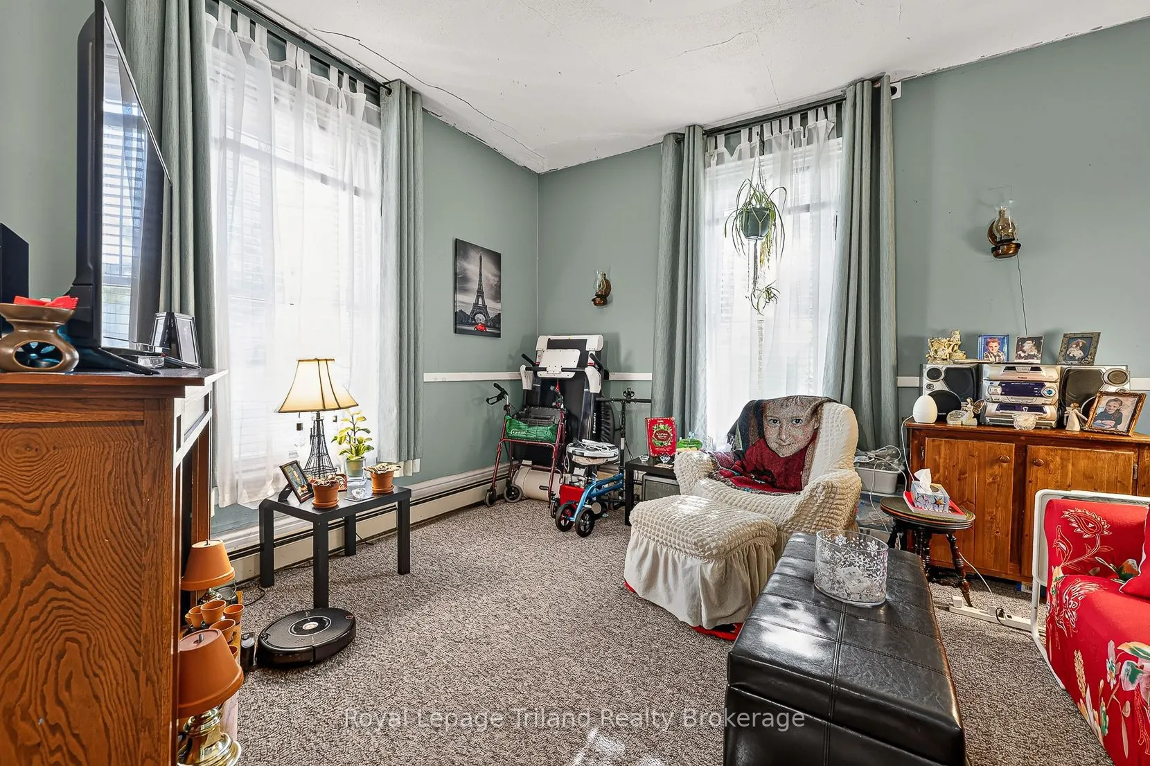156-158 Charles Street W