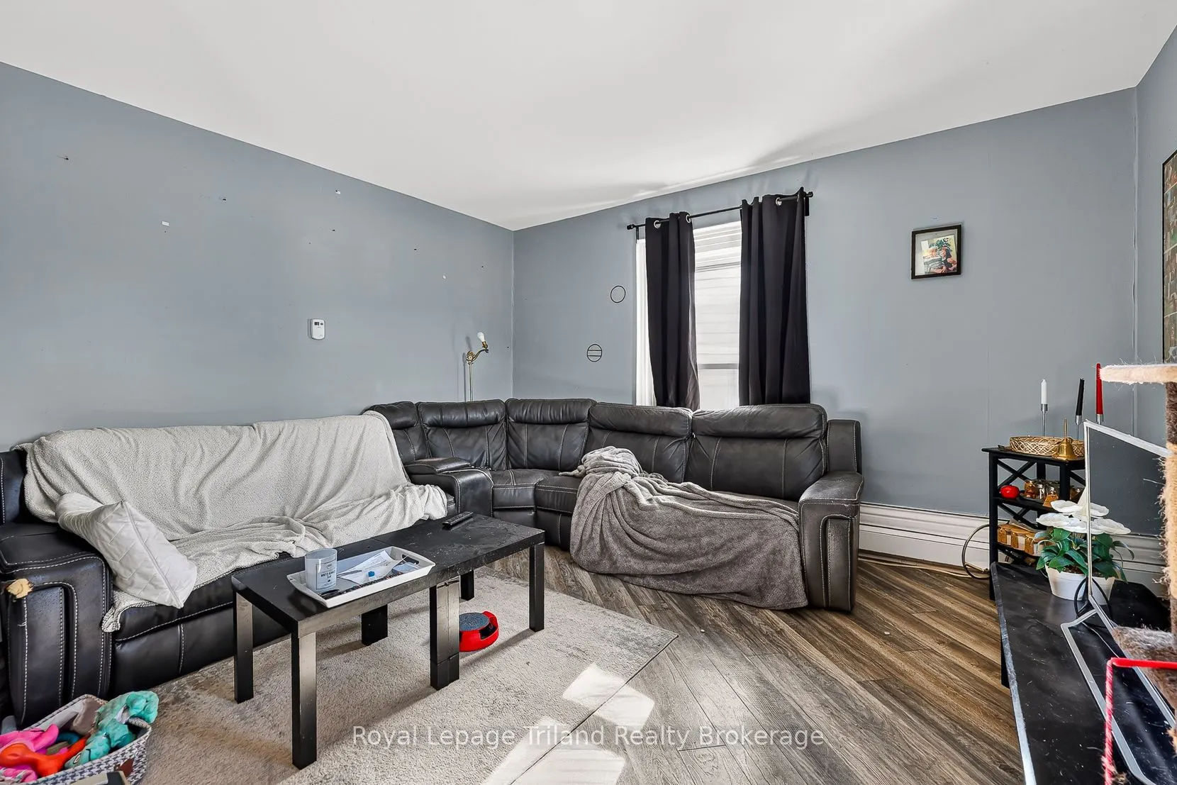 156-158 Charles Street W