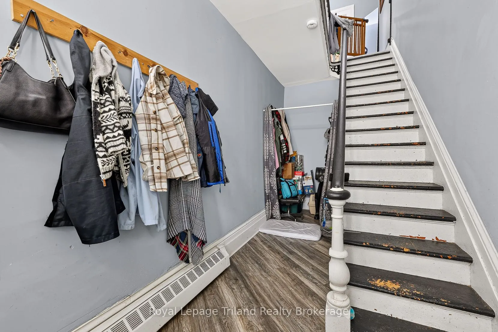 156-158 Charles Street W