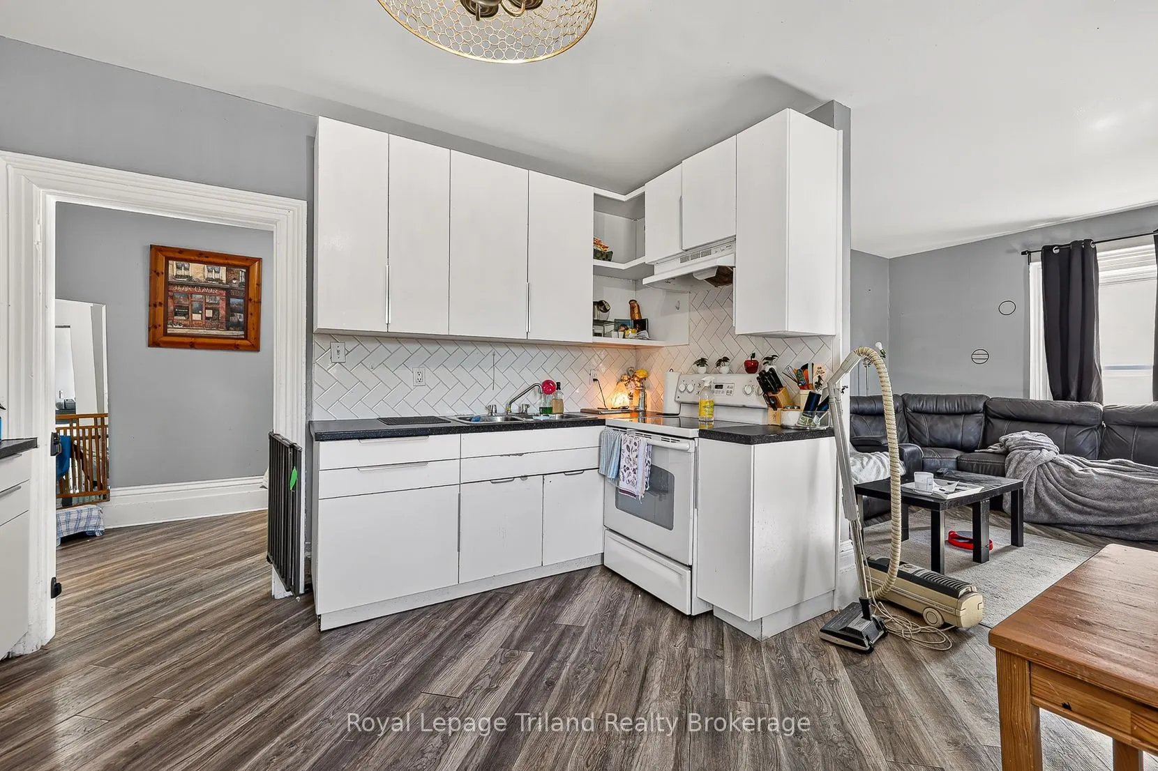 156-158 Charles Street W