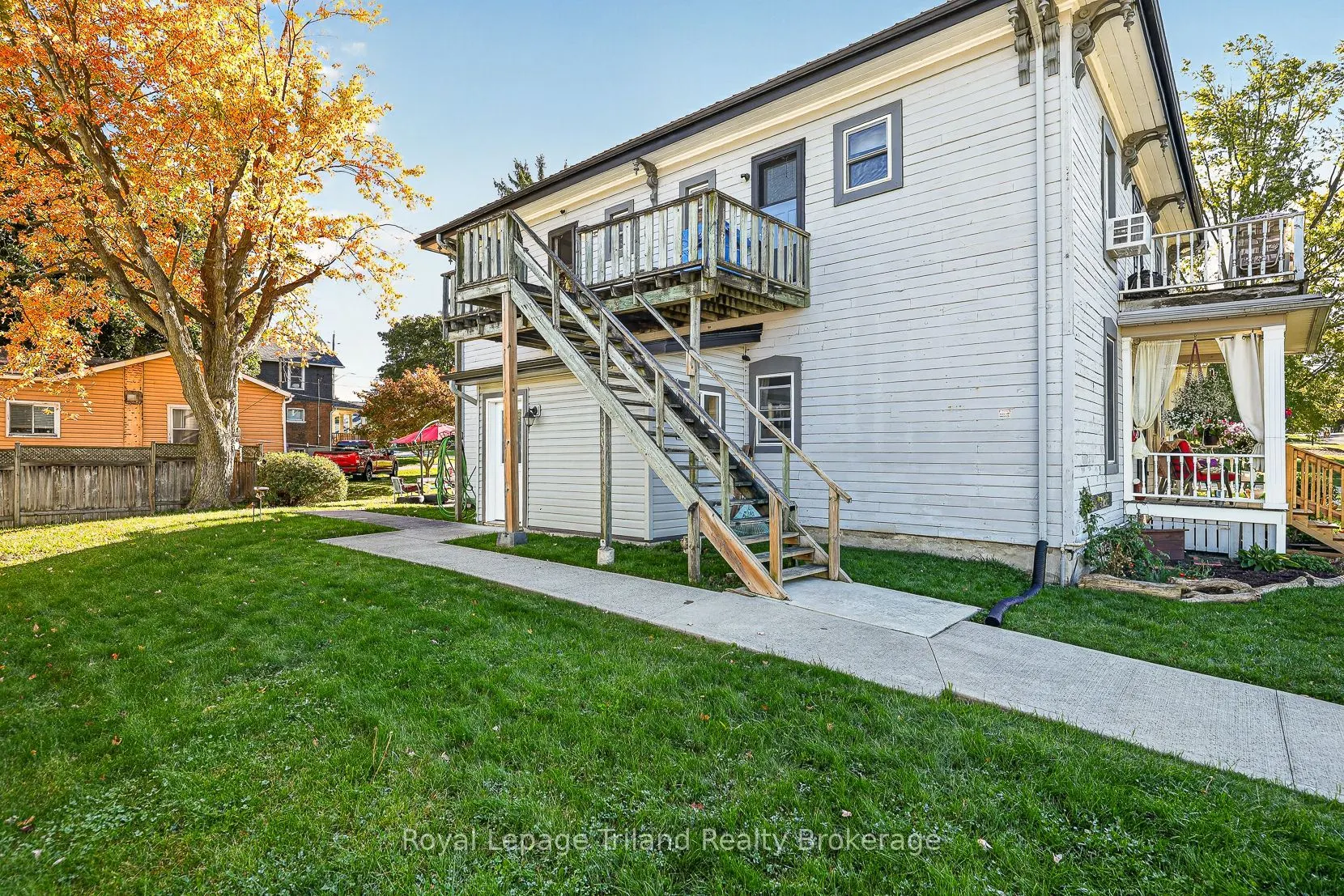 156-158 Charles Street W
