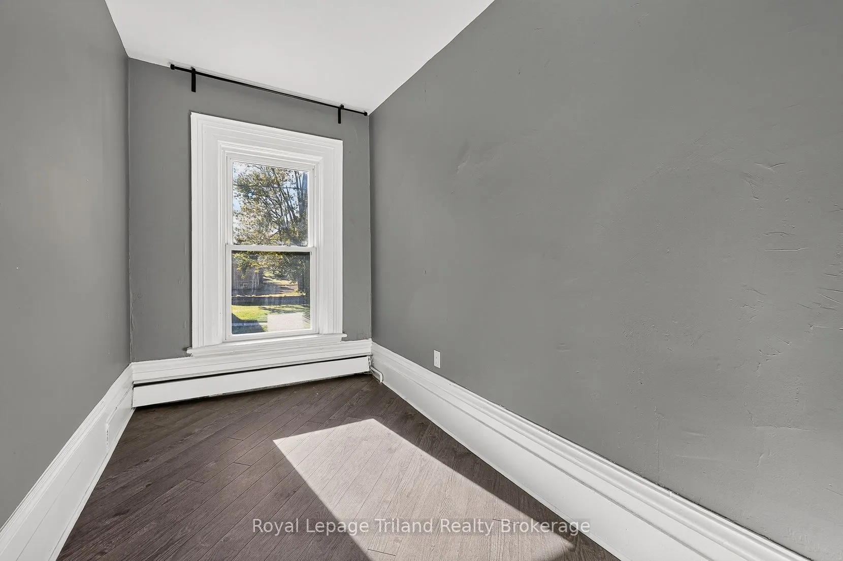 156-158 Charles Street W