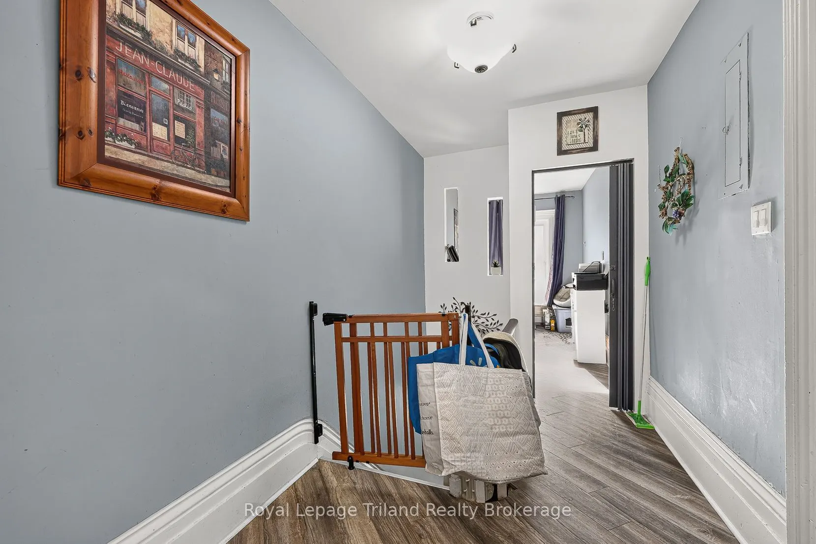 156-158 Charles Street W