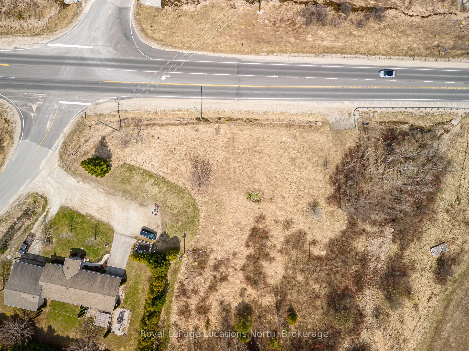 203 Arthur Street W