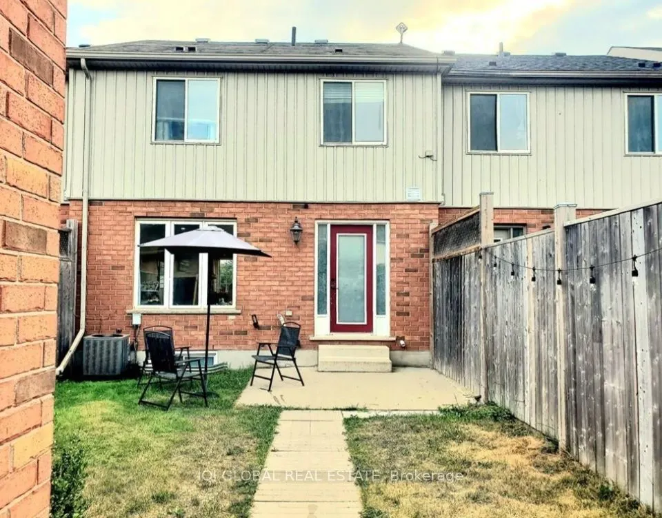 559 Victoria Road N
