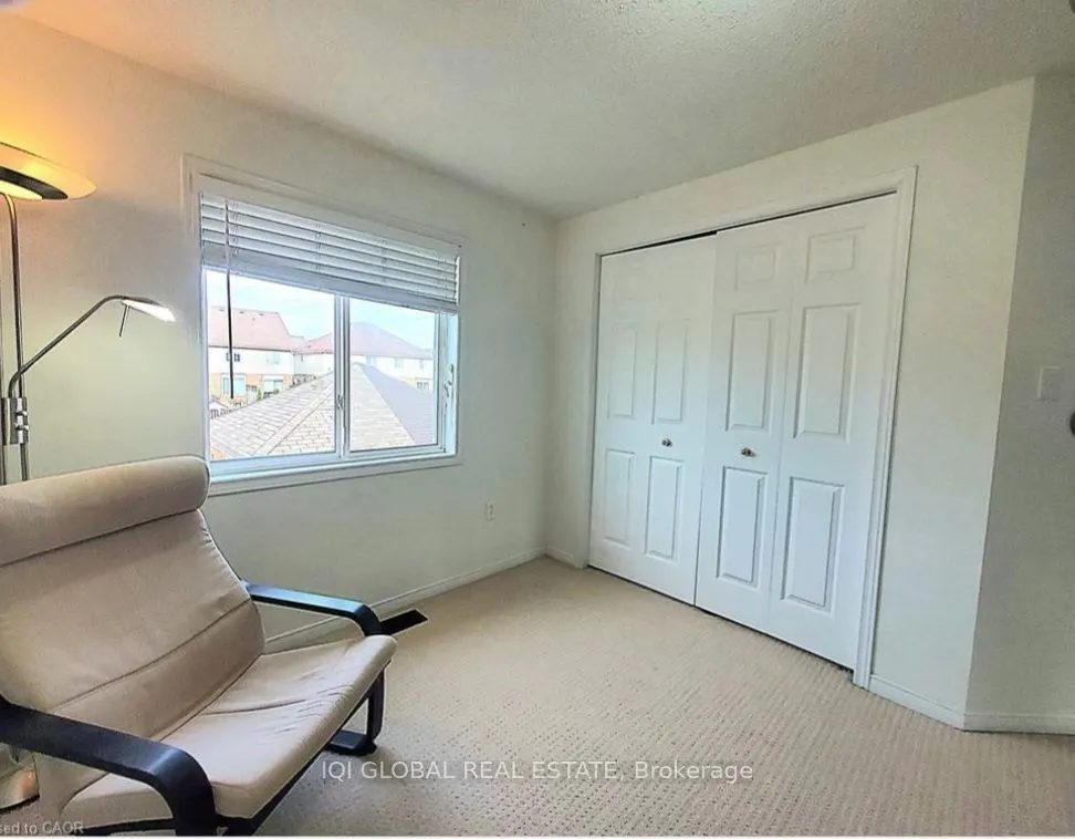 559 Victoria Road N