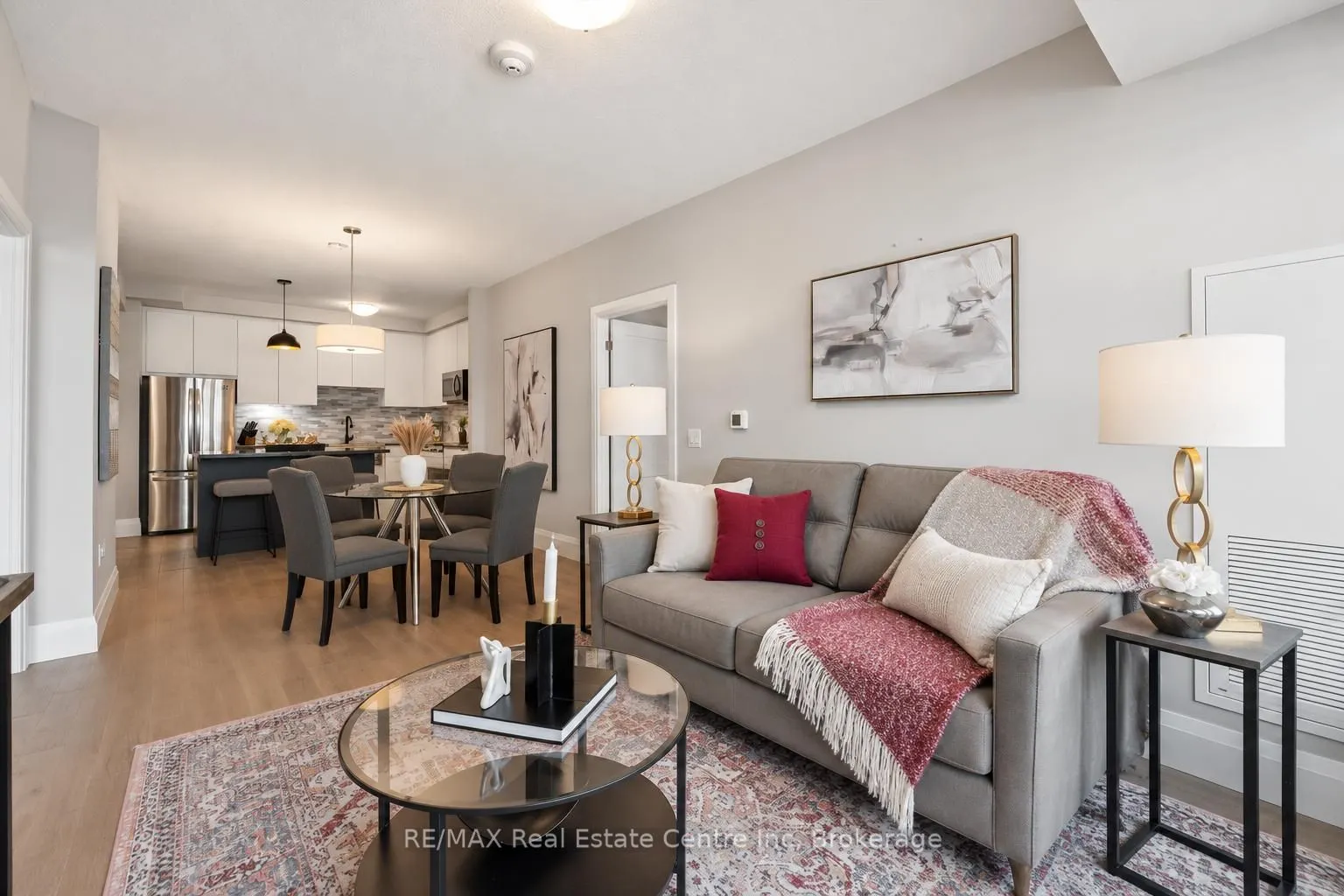 73 ARTHUR Street S #807