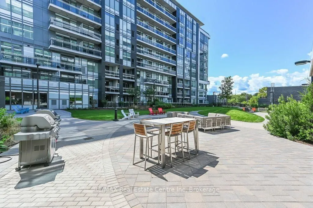 73 ARTHUR Street S #807