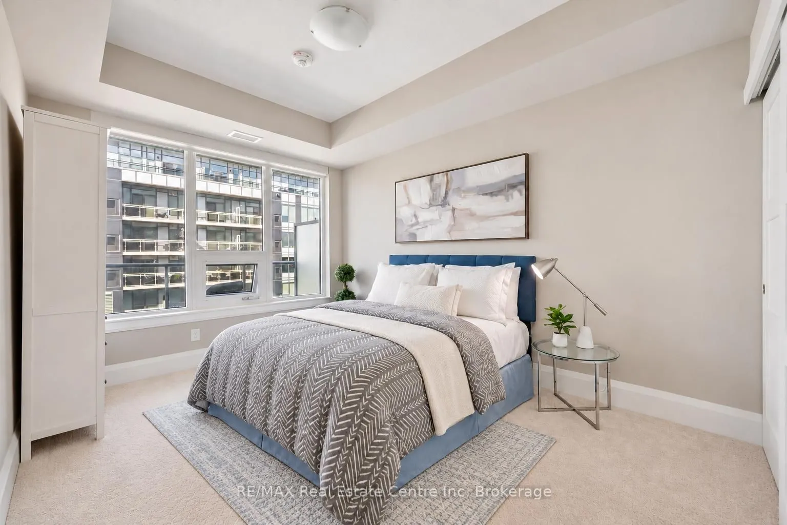 73 ARTHUR Street S #807
