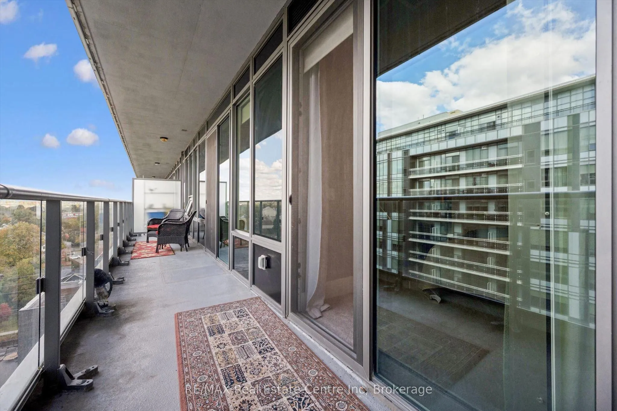 73 ARTHUR Street S #807