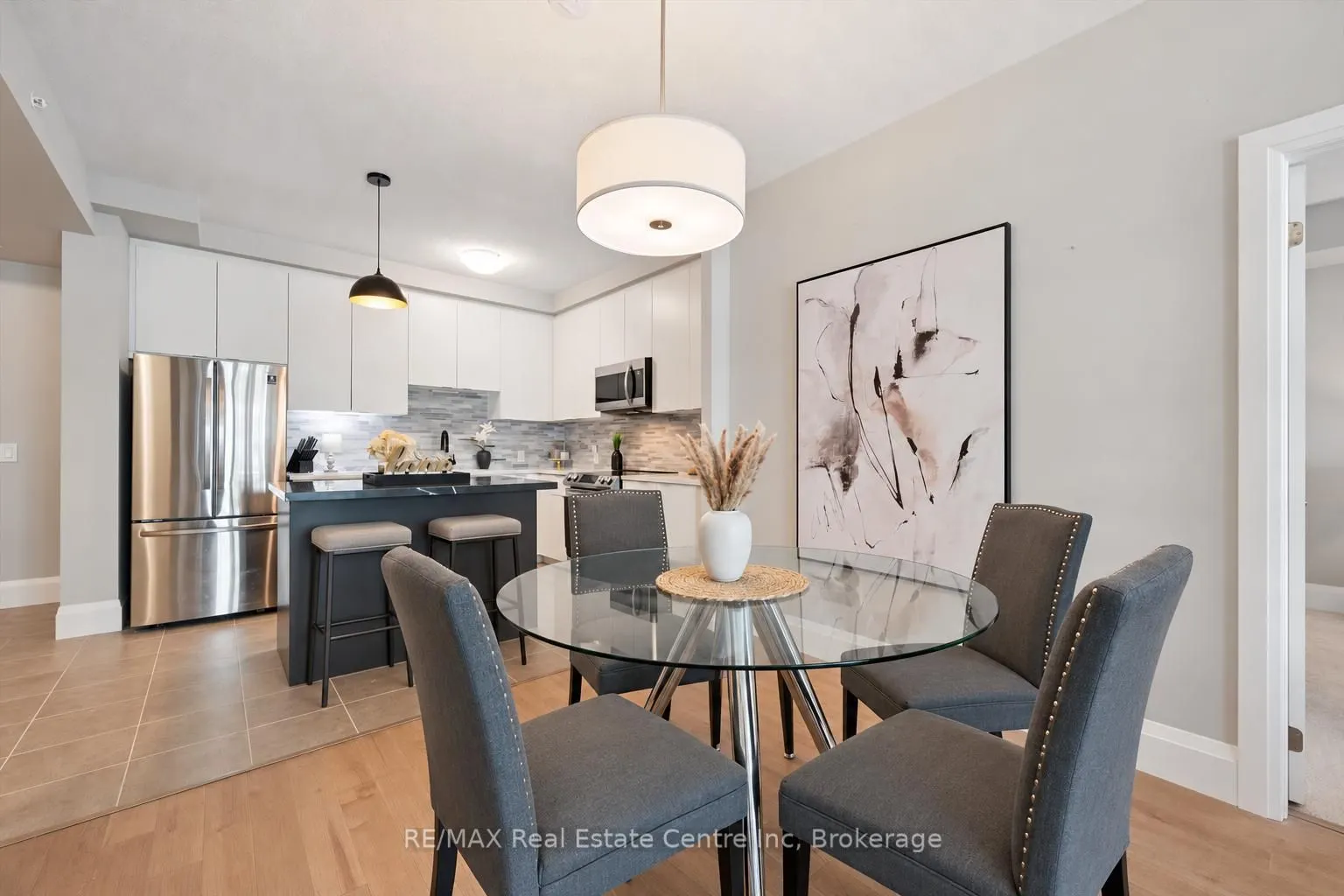 73 ARTHUR Street S #807