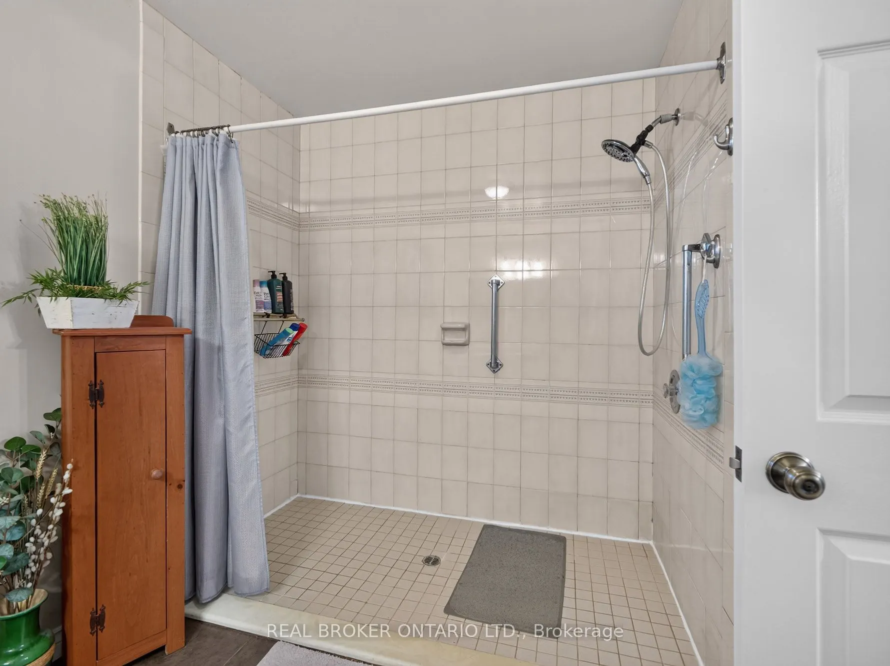 133 Leaside Drive