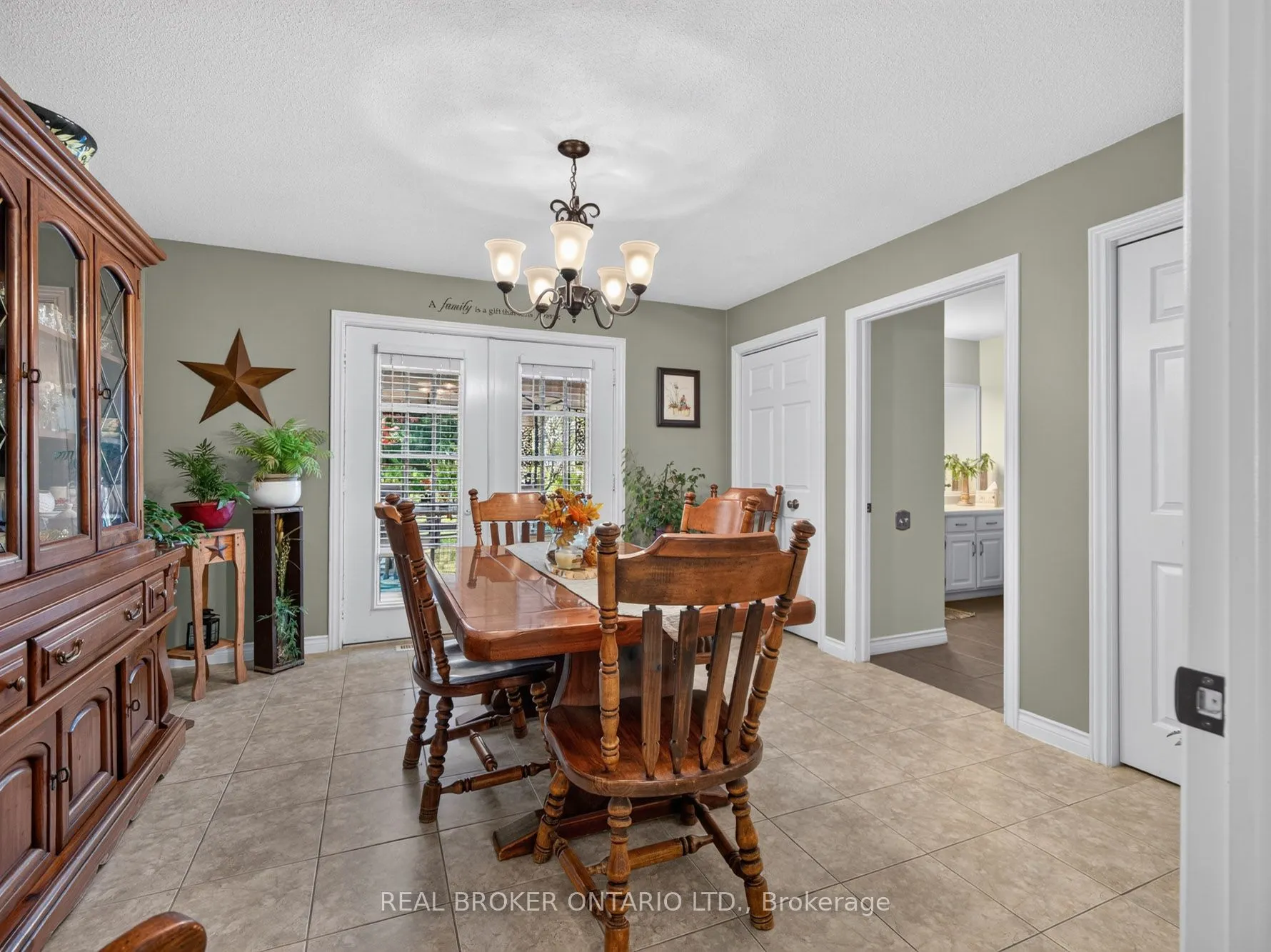 133 Leaside Drive