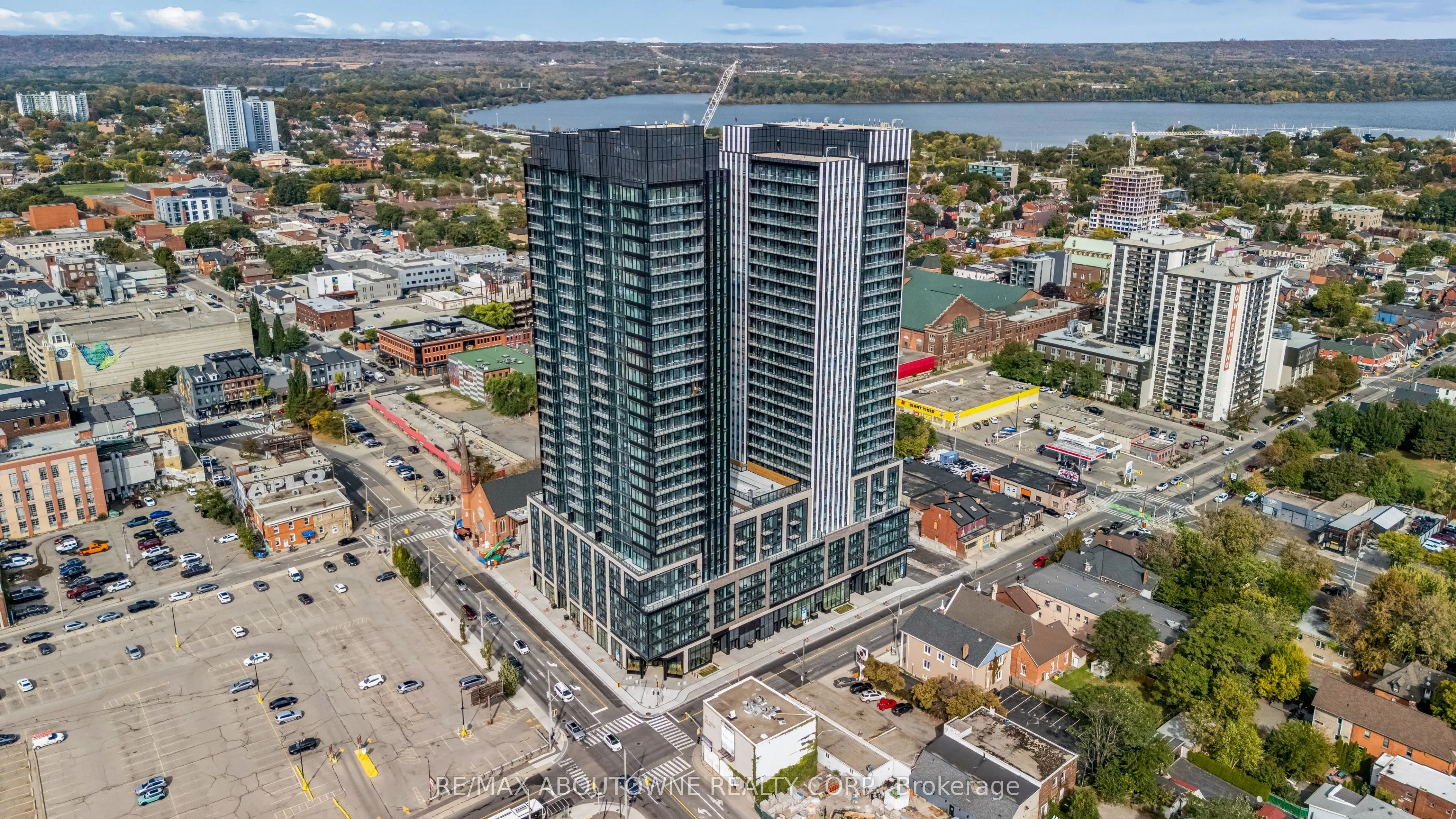 91 John Street N #1802