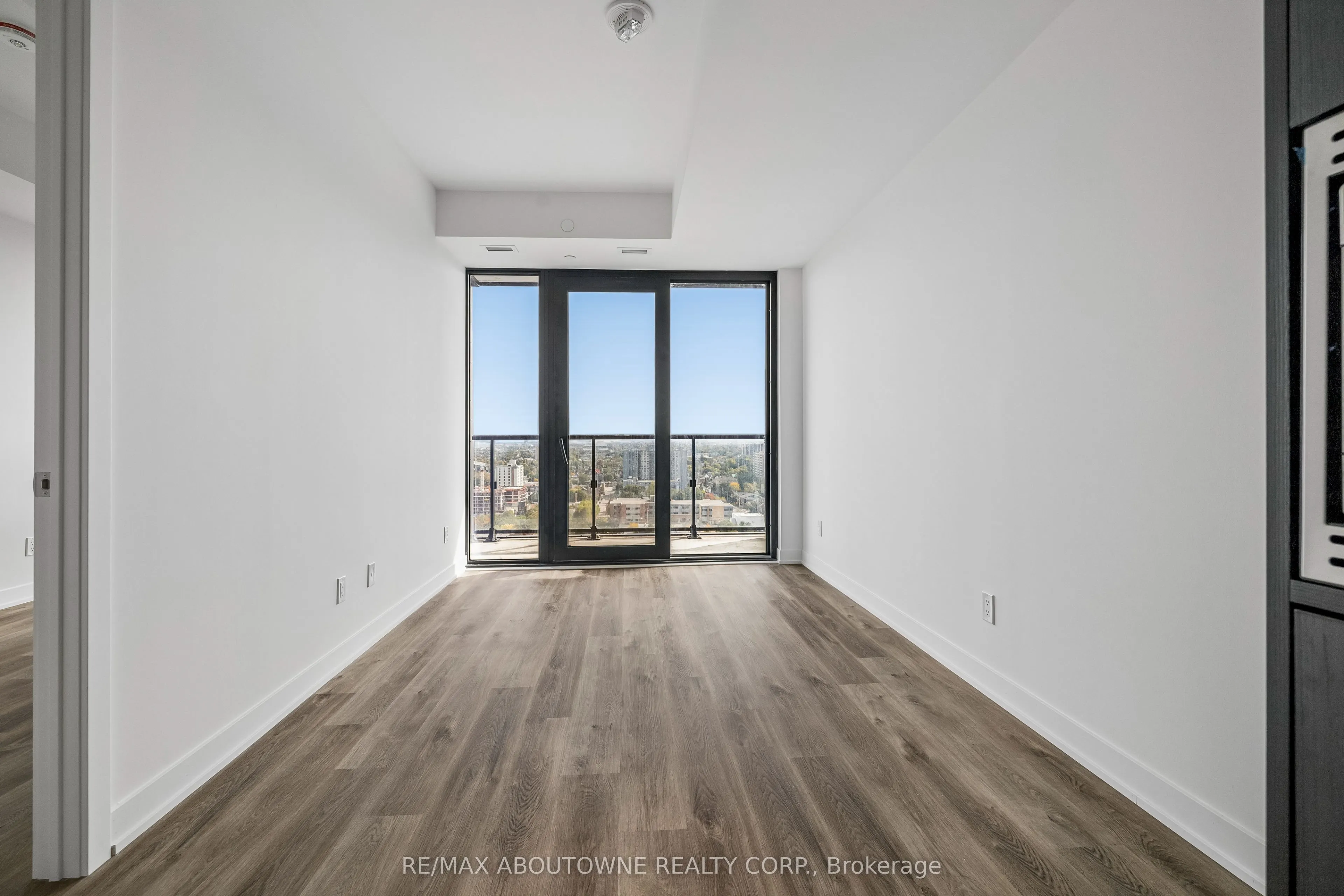 91 John Street N #1802