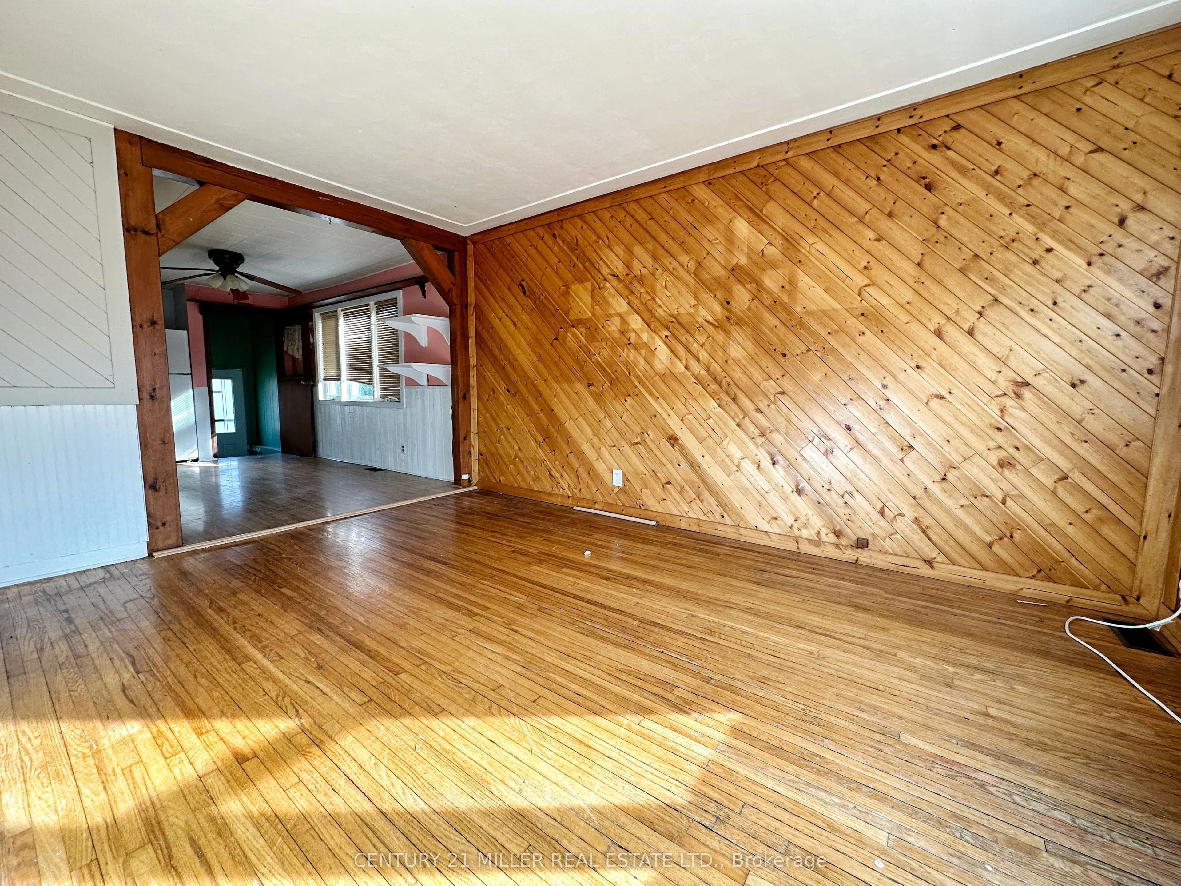 49 Ridge Road E