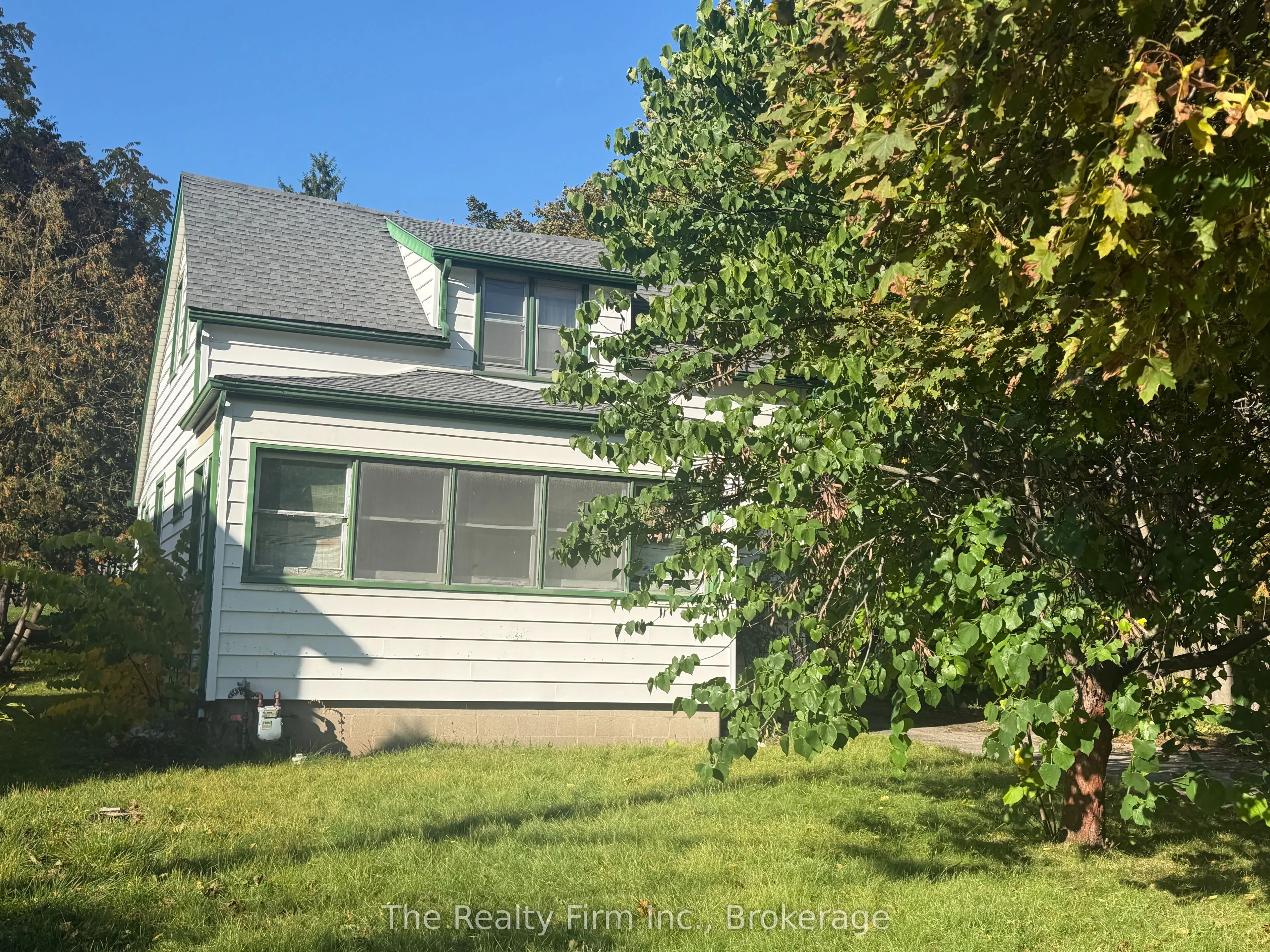 477 Henry Street