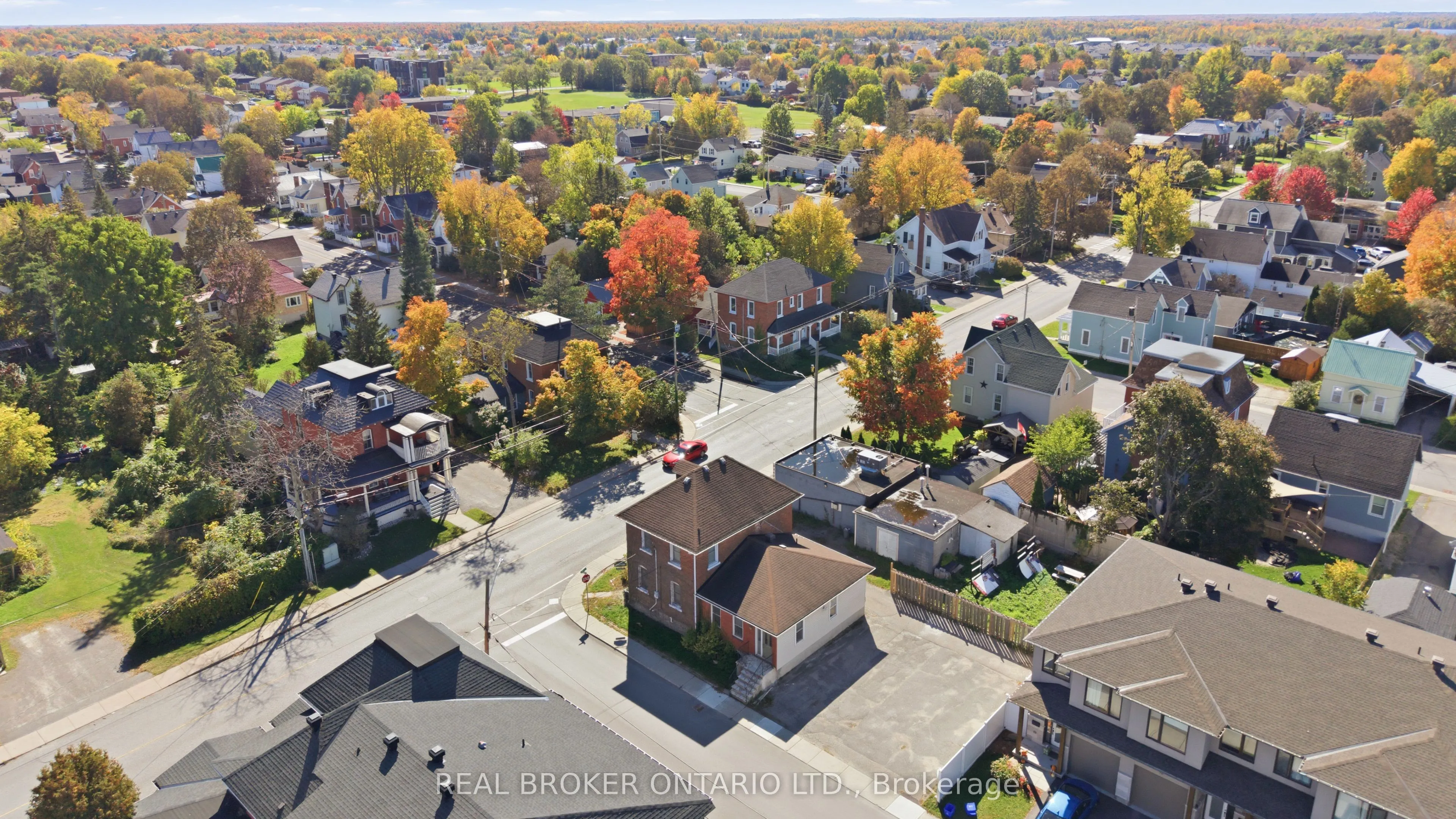 69 Lake Avenue W