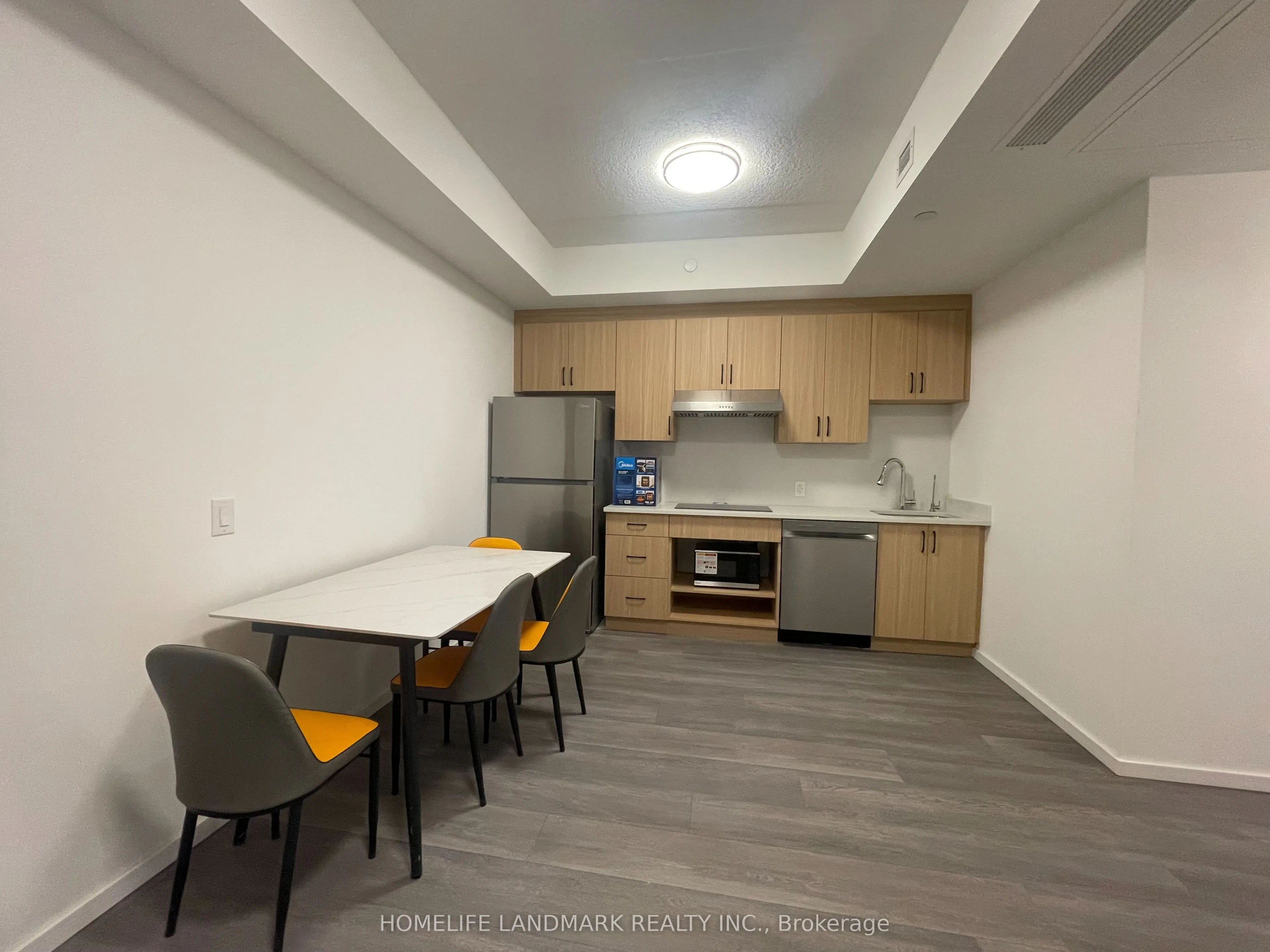 88 Hickory Street W #303