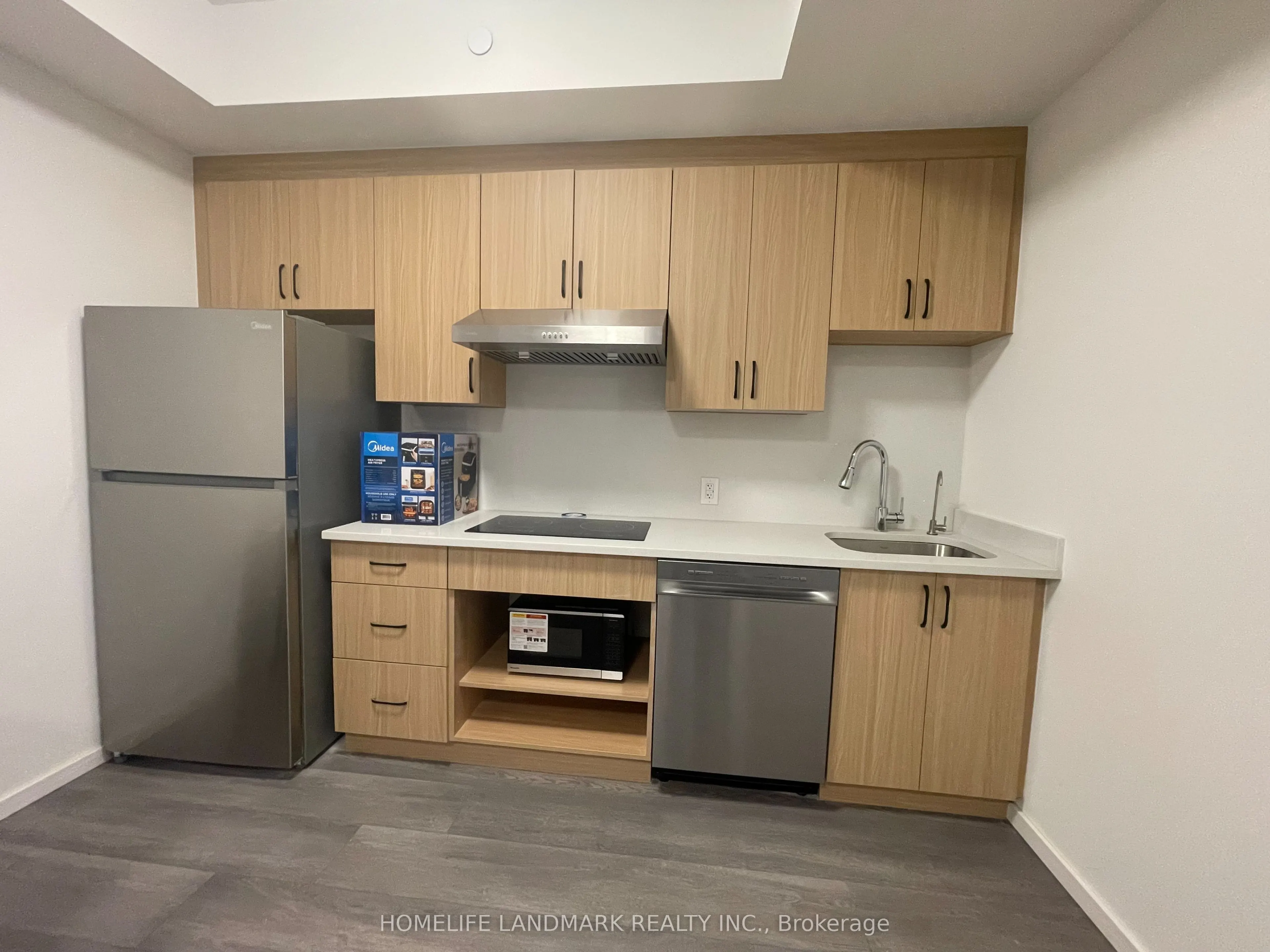 88 Hickory Street W #303