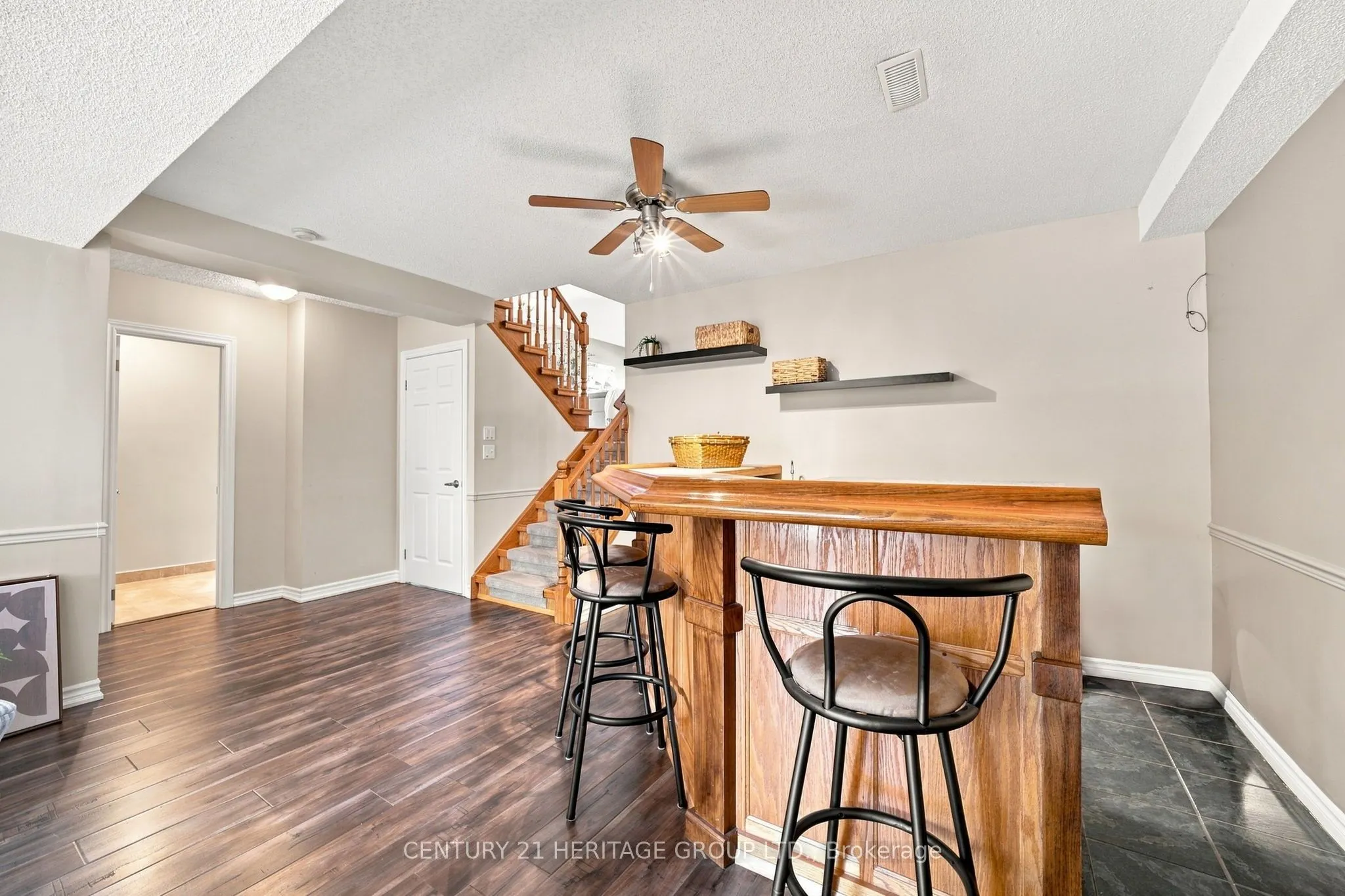 546 Jerseyville Road W