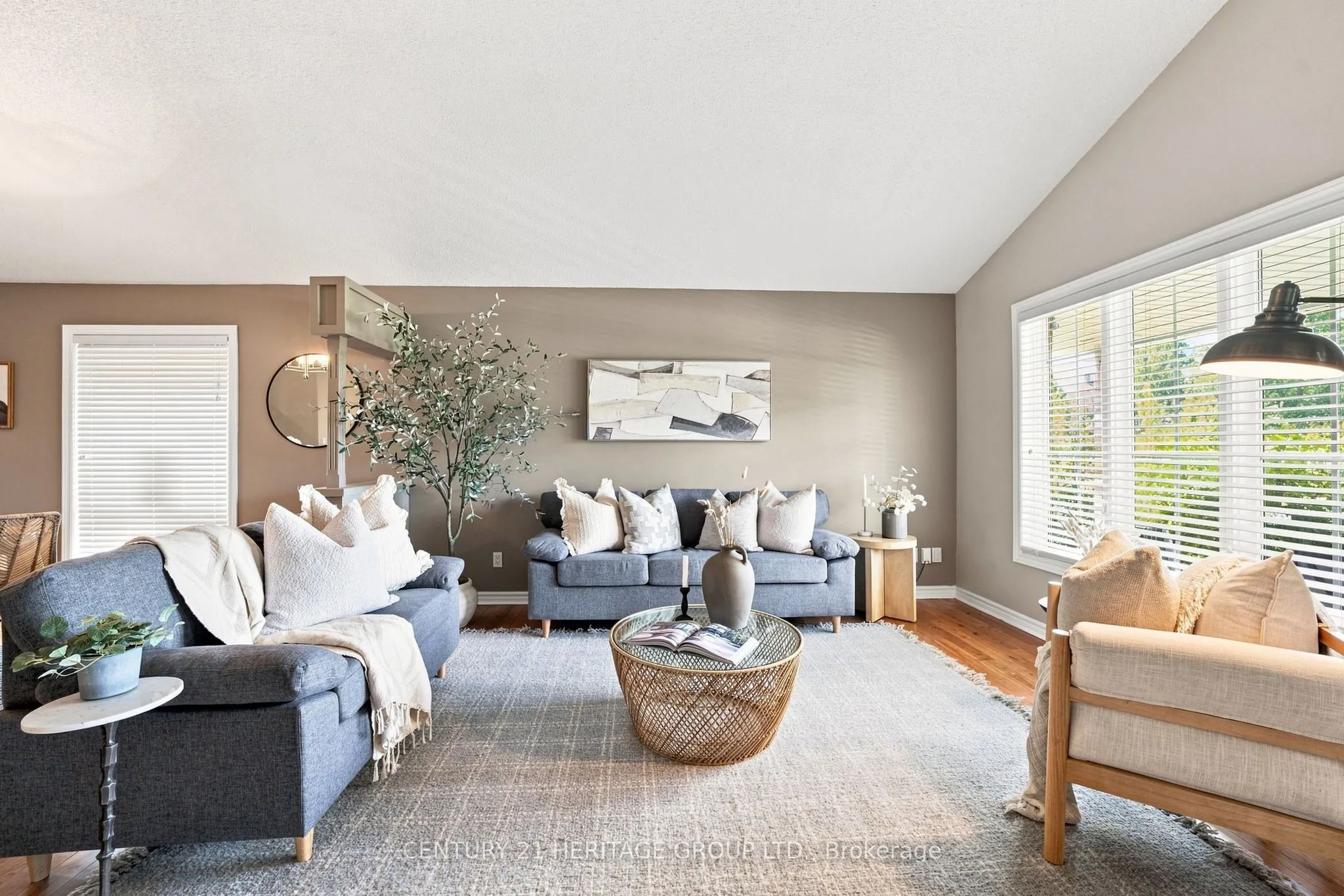 546 Jerseyville Road W