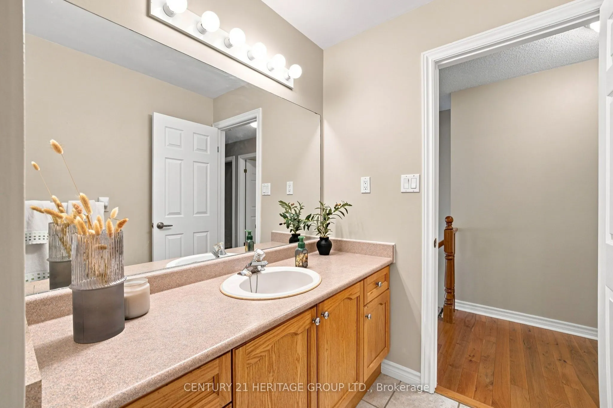 546 Jerseyville Road W