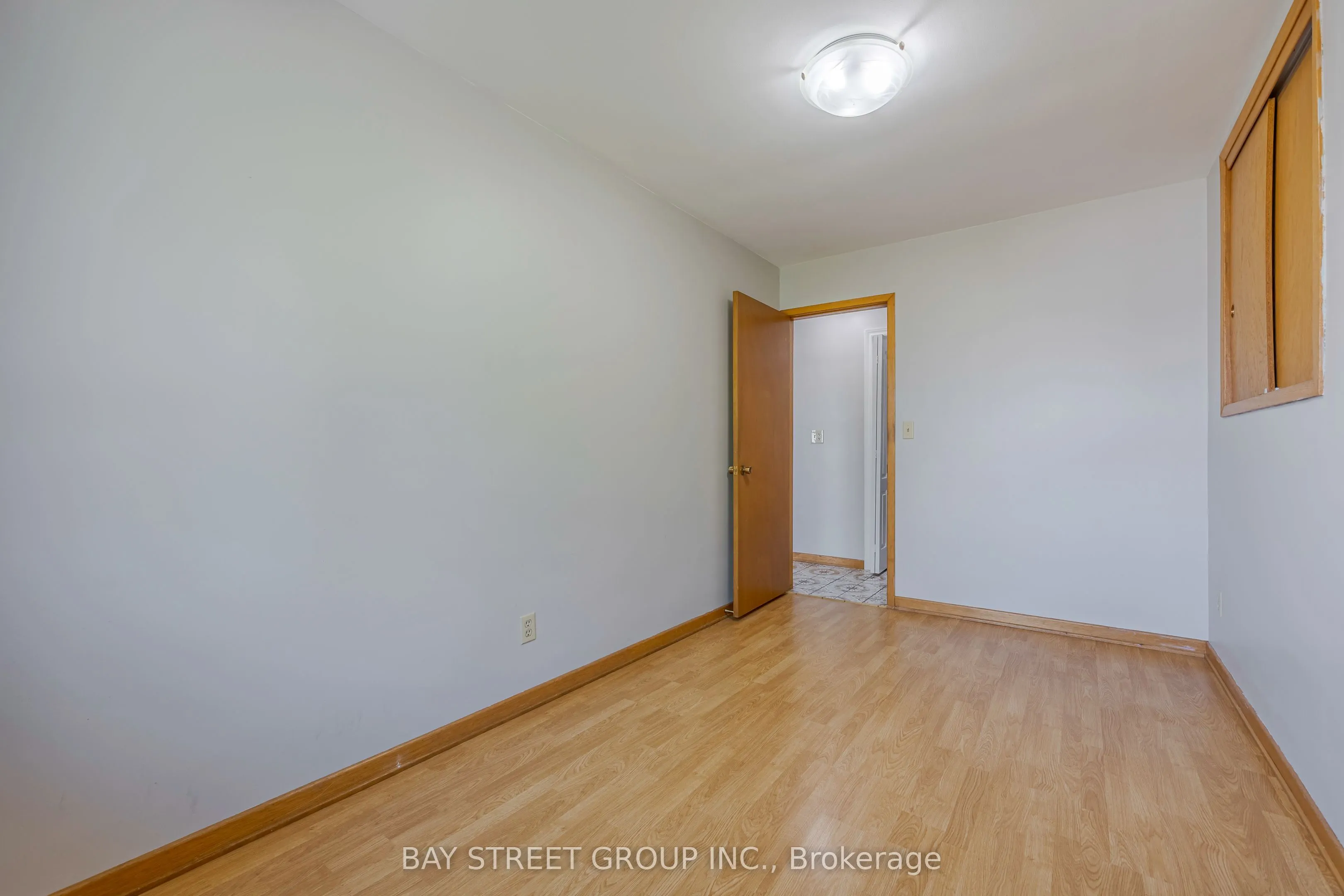 29 West Street N #Upper