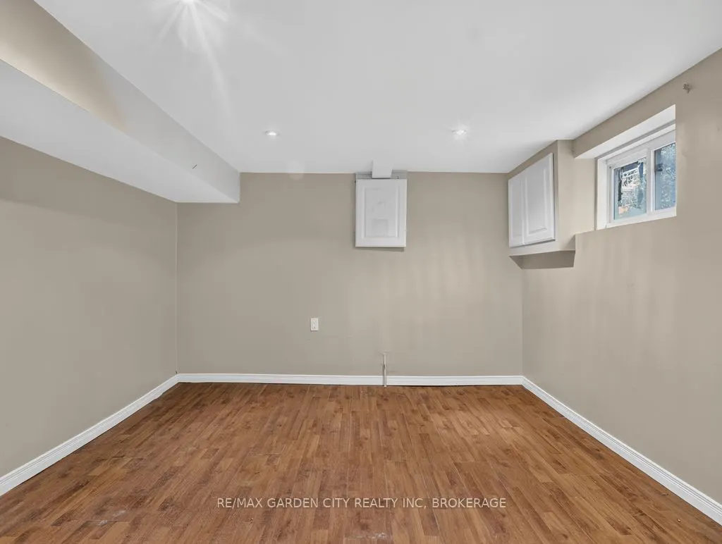 15 Rodman Street