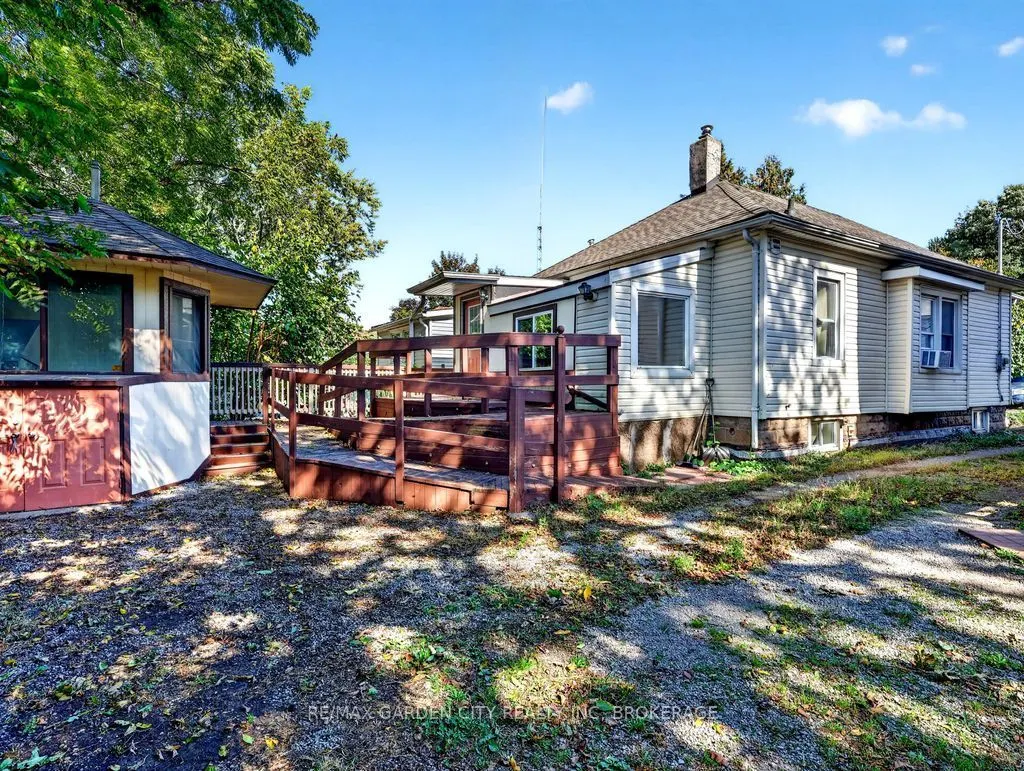 15 Rodman Street