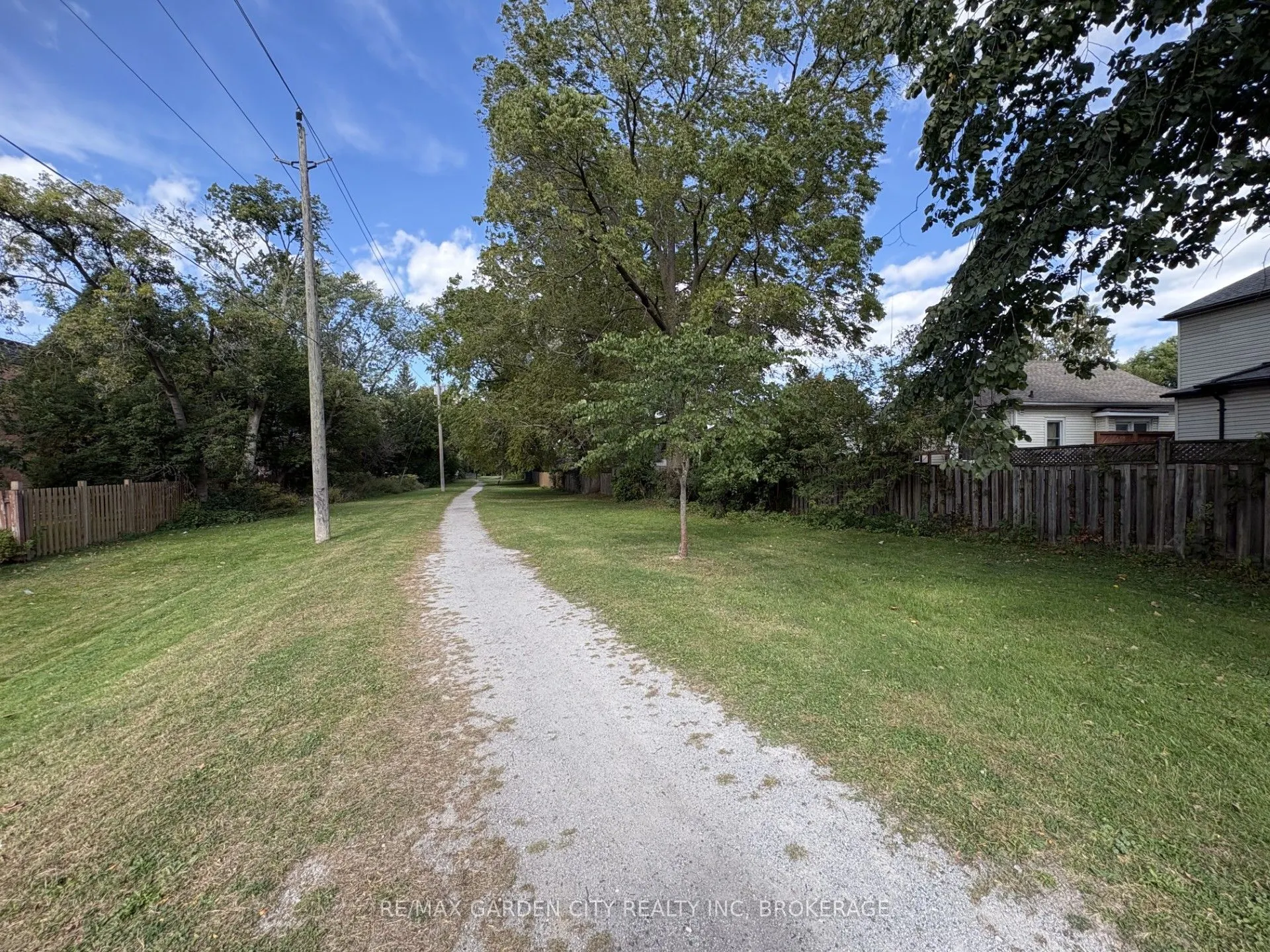 15 Rodman Street