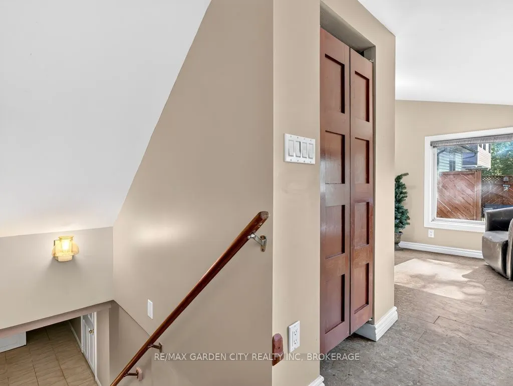 15 Rodman Street