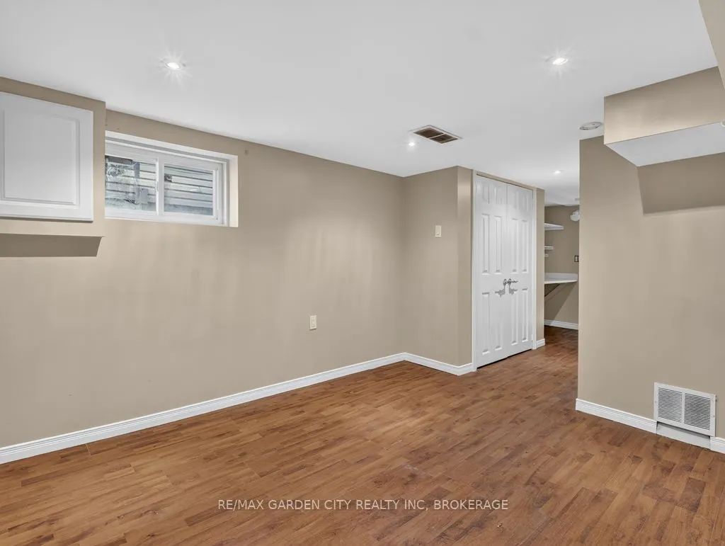 15 Rodman Street