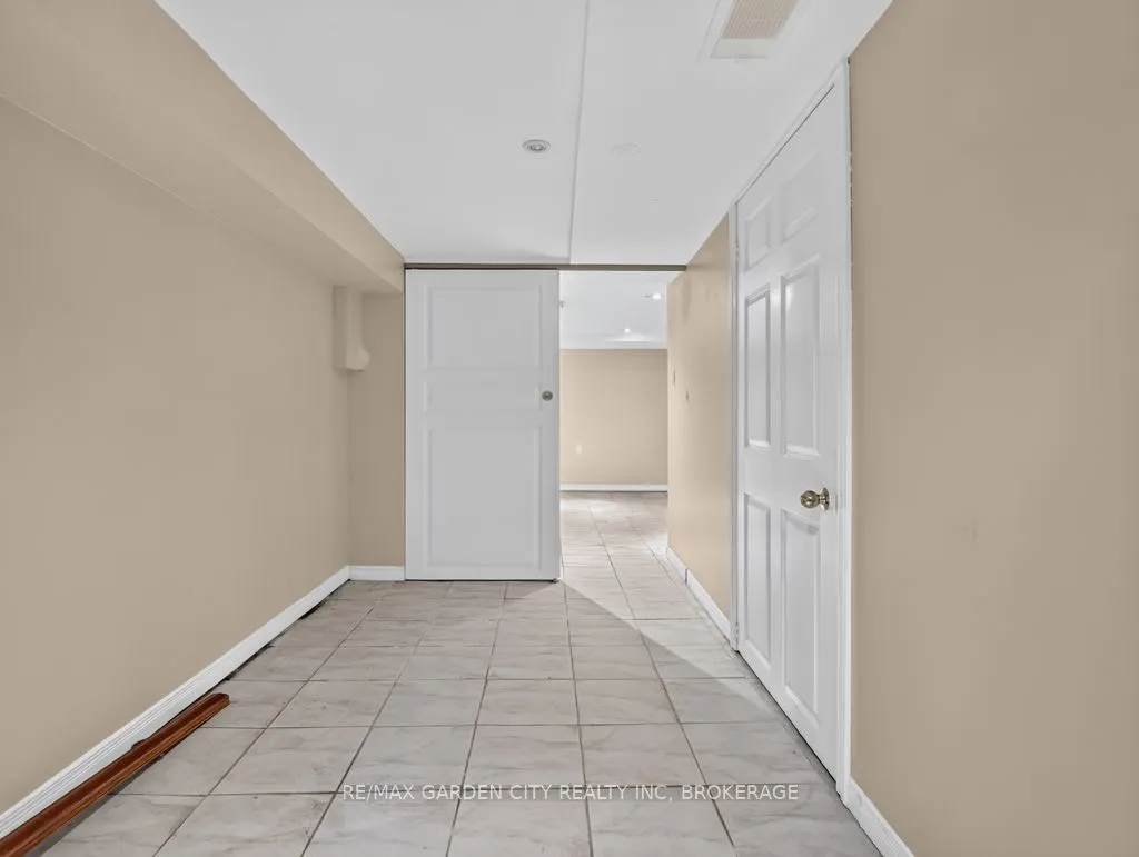 15 Rodman Street