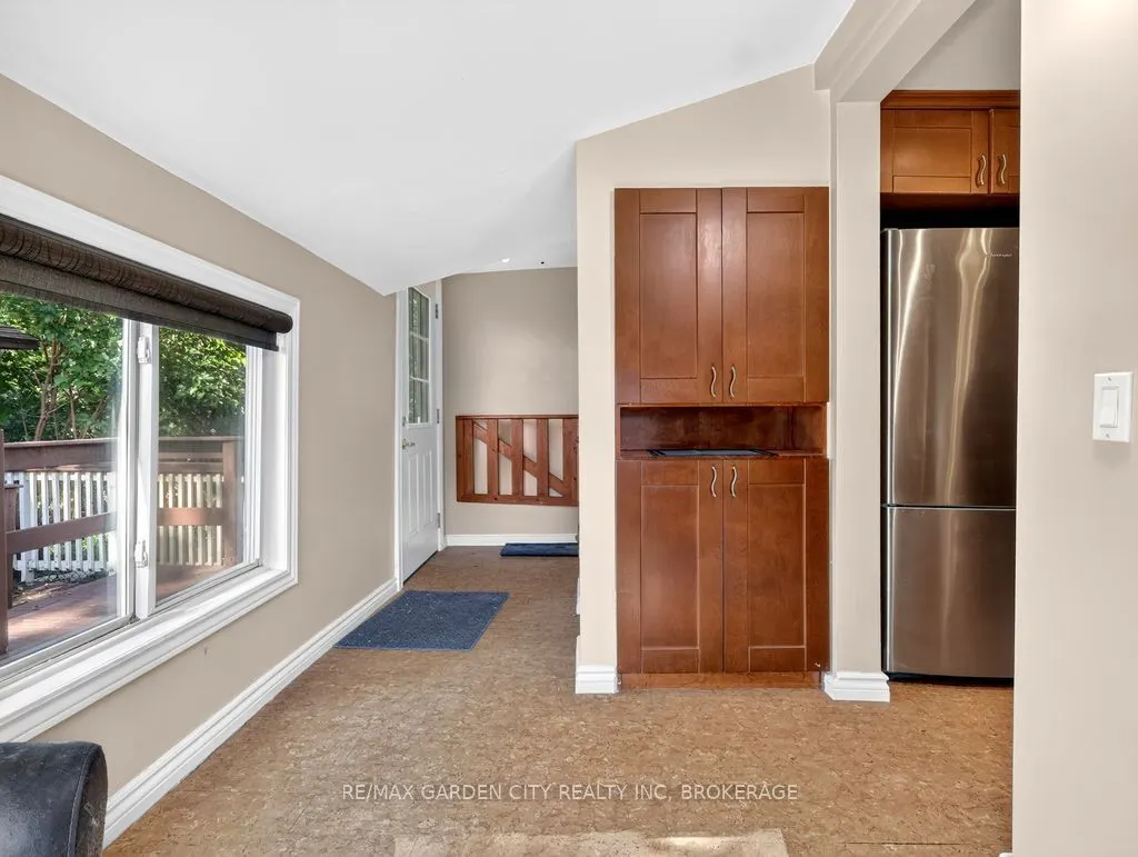 15 Rodman Street
