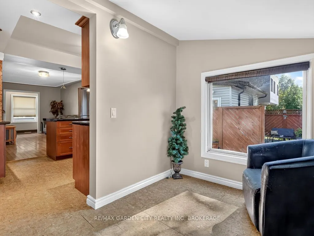 15 Rodman Street