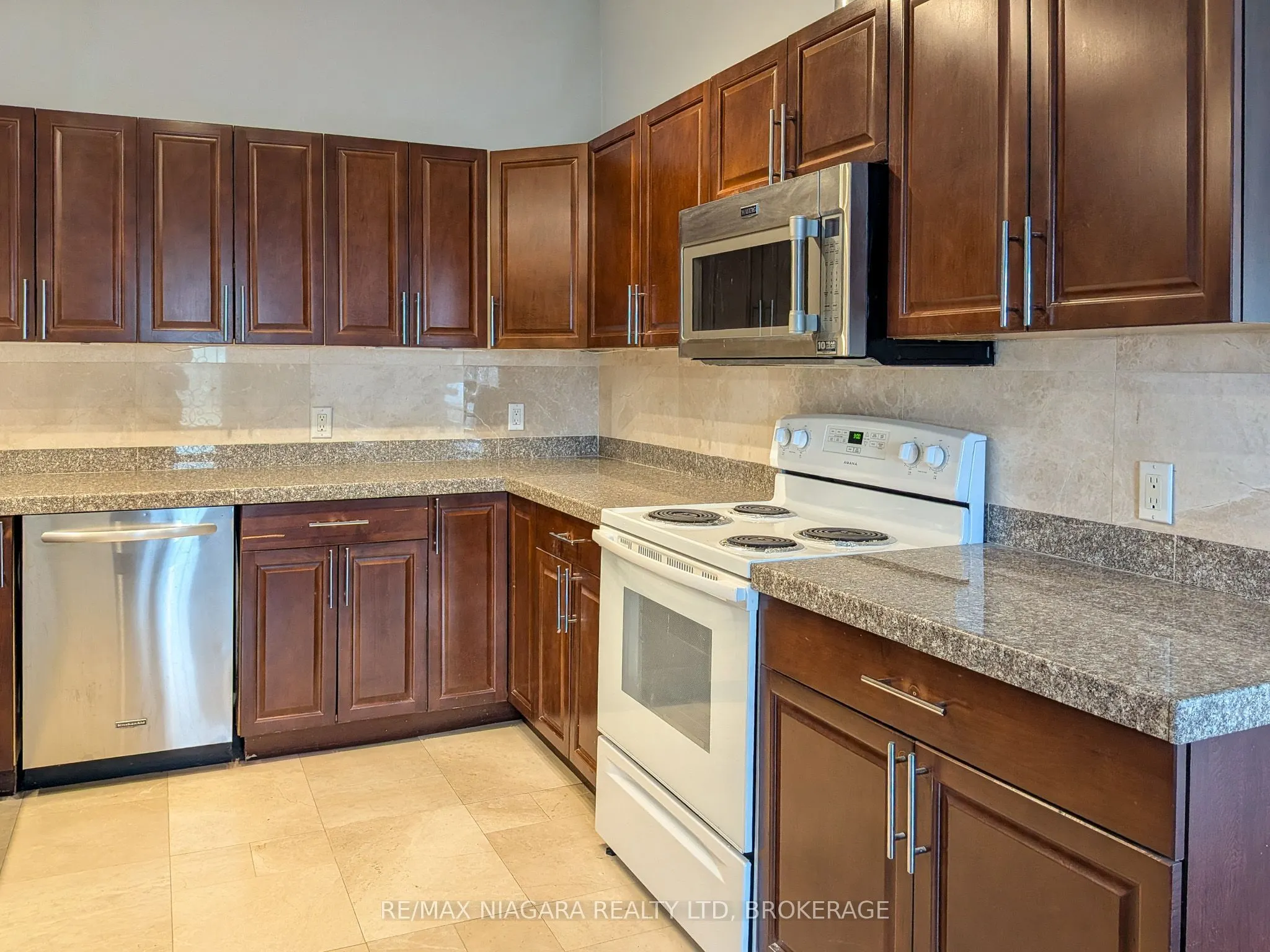 6122 Mayfair Drive