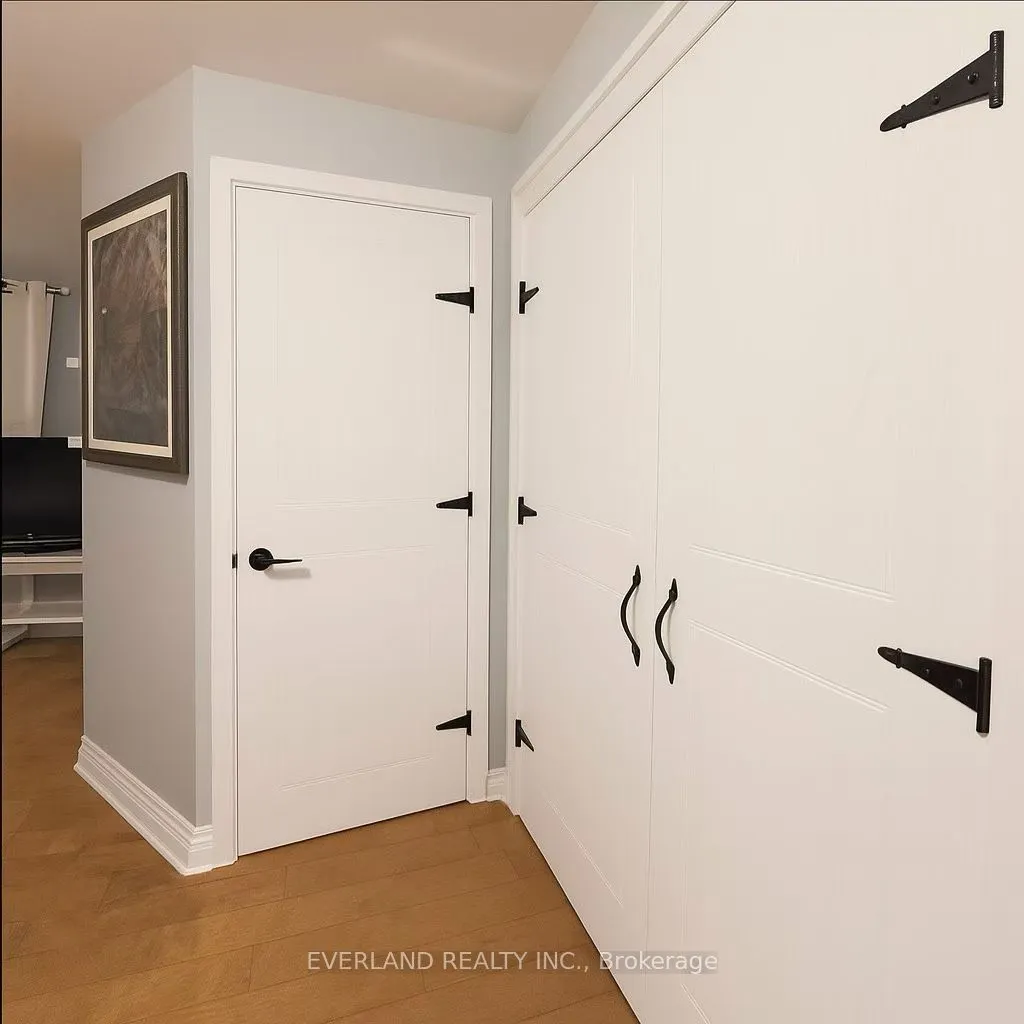 3369 St Paul Avenue #prime bedroom